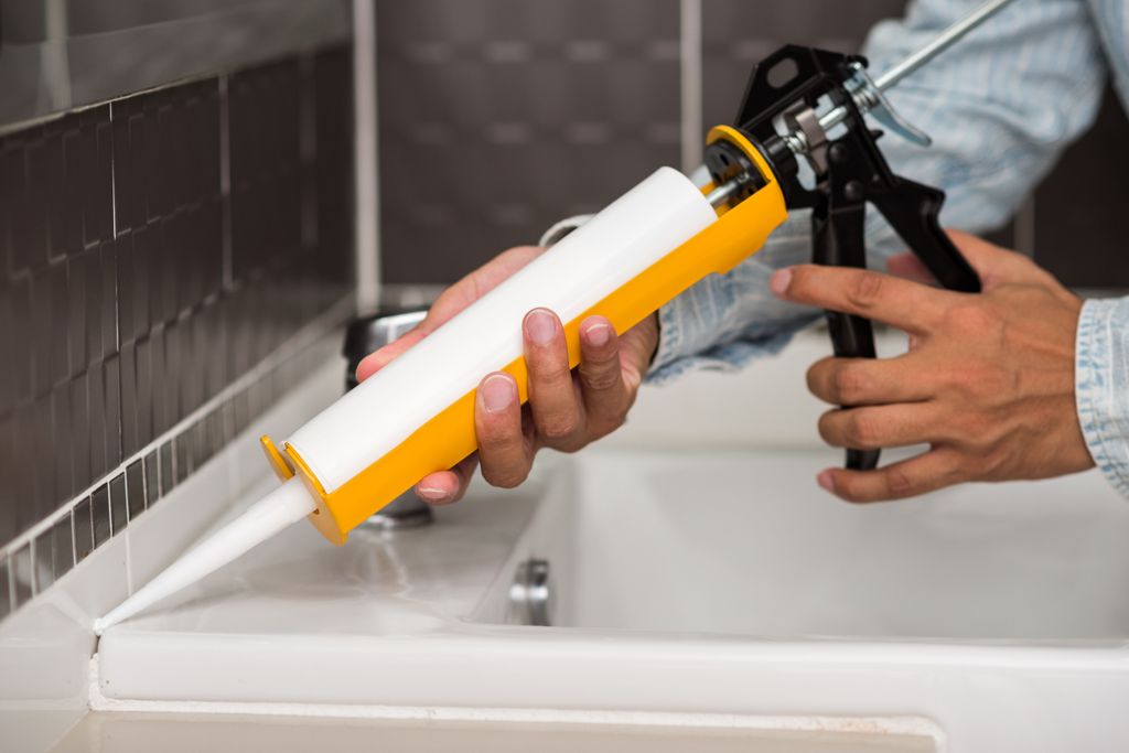 Silikon oder Acryl: Welcher Werkstoff eignet sich besser?