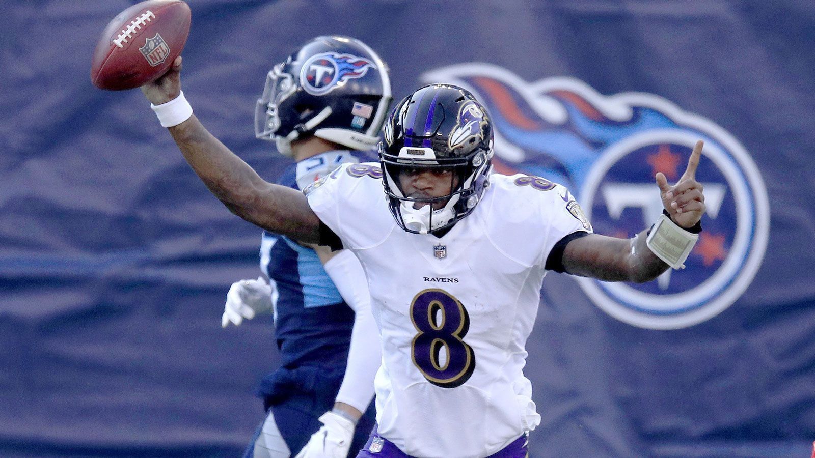 
                <strong>Platz 3: Lamar Jackson (Baltimore Ravens)</strong><br>
                QuarterbackIn der NFL seit 201832. Draft-Pick
              