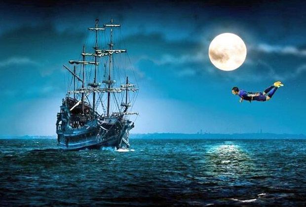 
                <strong>Van Persie - #FlyingDutchman</strong><br>
                ...es gab aber auch die Version "Fliegend Richtung Piratenschiff".
              
