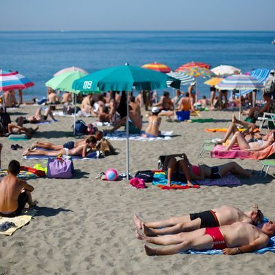 Badegäste müssen sich auf viele Verbote an Italiens Stränden gefasst machen.