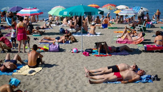 Badegäste müssen sich auf viele Verbote an Italiens Stränden gefasst machen.