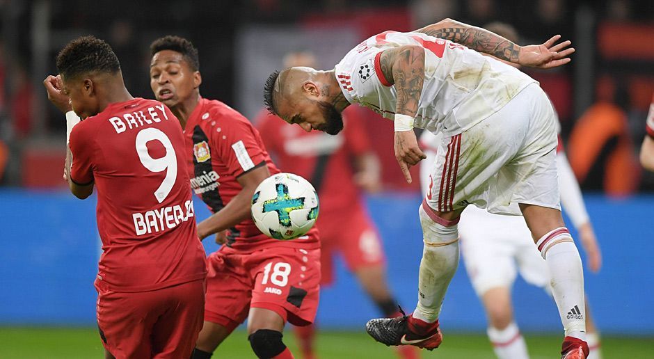 
                <strong>Arturo Vidal</strong><br>
                Wie Martinez, so machte auch Vidal bei Standardsituationen der Bayern vor dem gegnerischen Tor zumeist richtig Alarm. So bereitete er auch das 1:0 für Martinez vor, nachdem er im Strafraum völlig frei zum Kopfball kam. Bereits zuvor scheiterte Vidal selbst bei Abschlüssen zwei Mal an Bayer-Keeper Leno. ran-Note: 2,5
              