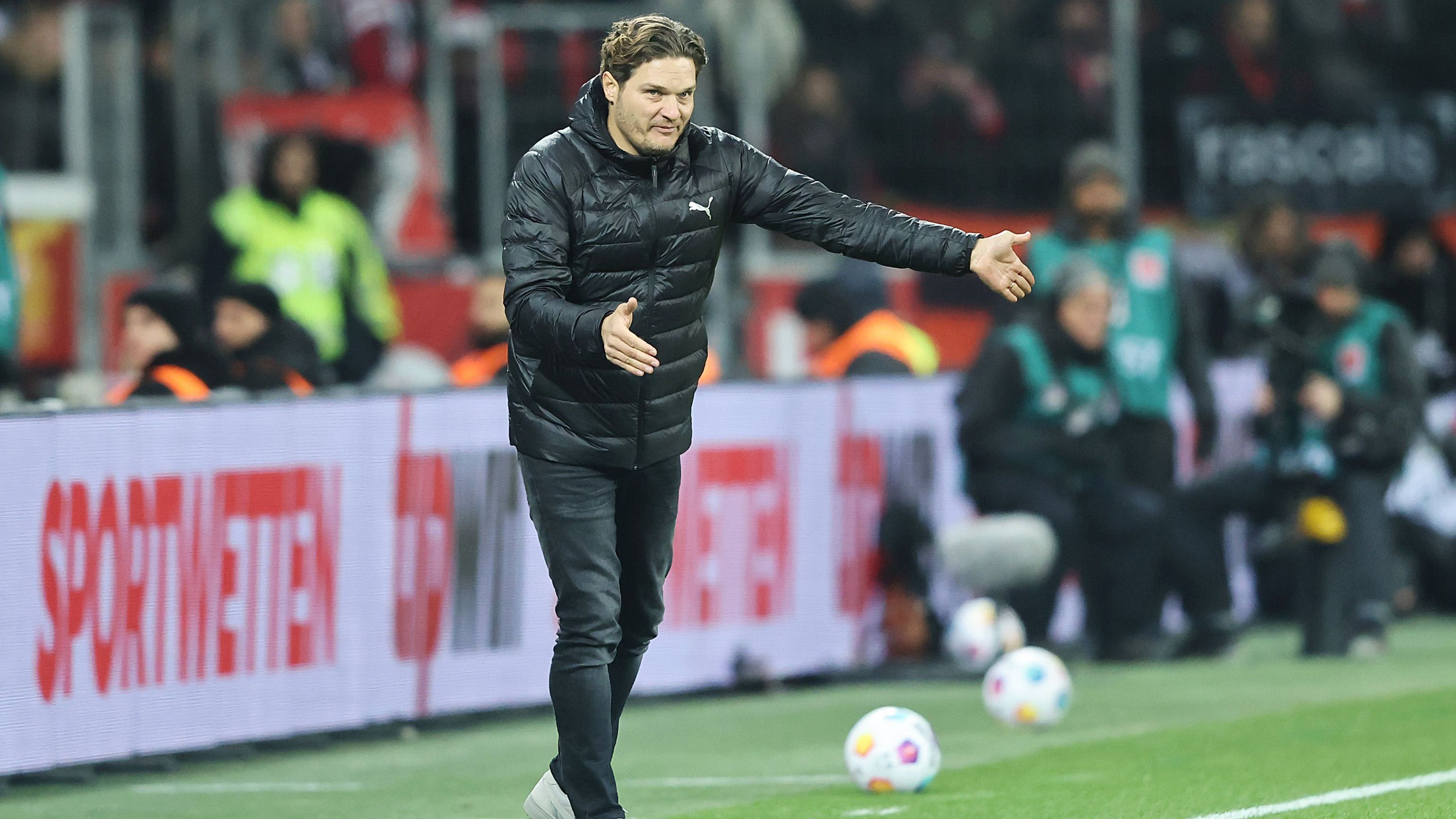 <strong>1.	These: Mit Terzic als Trainer wird der BVB nie Meister</strong> <br>Weil sich Ballack trotz Schimpftirade nicht überzeugen ließ, schnauzte Terzic: "Ich bleibe dabei und ich habe ja auch nicht für Leverkusen gespielt." Dem Ex-Leverkusener entlockte das ein müdes Lächeln. Über Terzic bleibt zu sagen: Die Opferrolle steht ihm nicht und bremst vielleicht sogar die Mannschaft aus. So wird der BVB nicht Meister.
