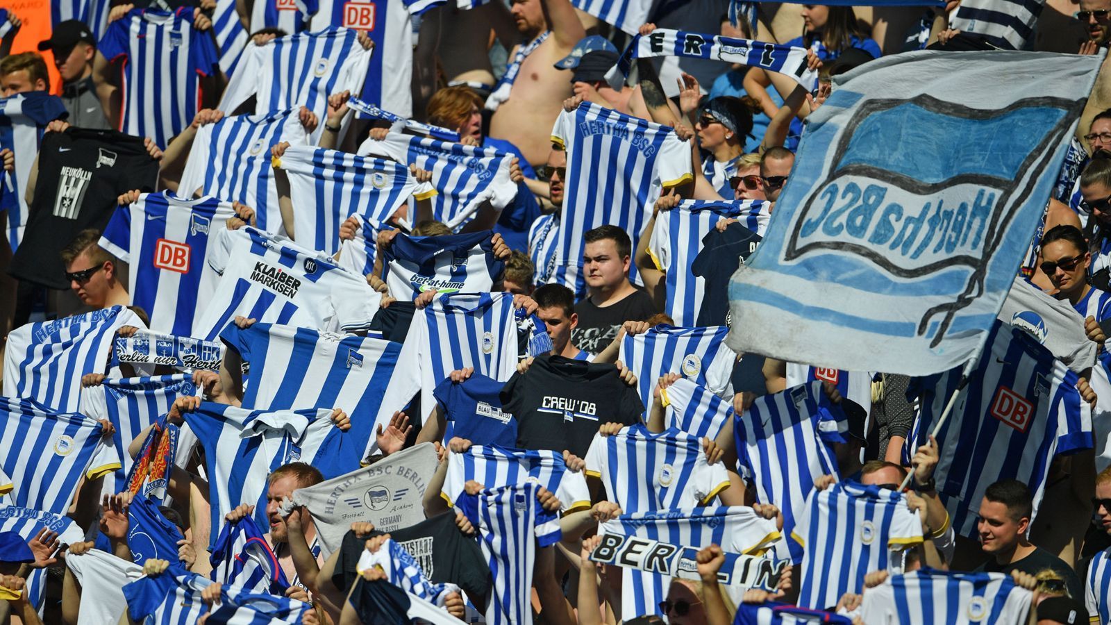 
                <strong>Platz 25 - Hertha BSC</strong><br>
                Zuschauerschnitt: 49.318Stadion: Olympiastadion Berlin (74.649 Plätze)Liga: BundesligaLand: Deutschland
              