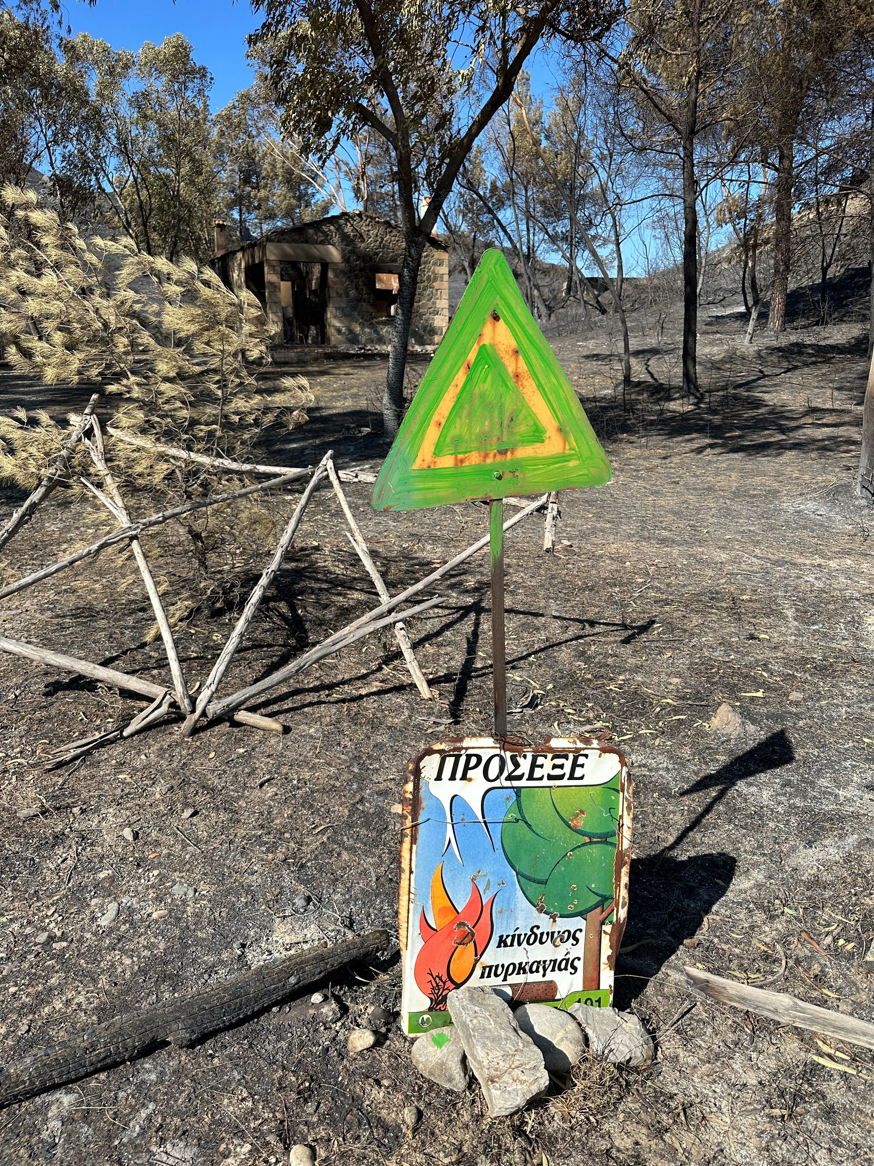 Die extreme Hitze führt zu hoher Brandgefahr.