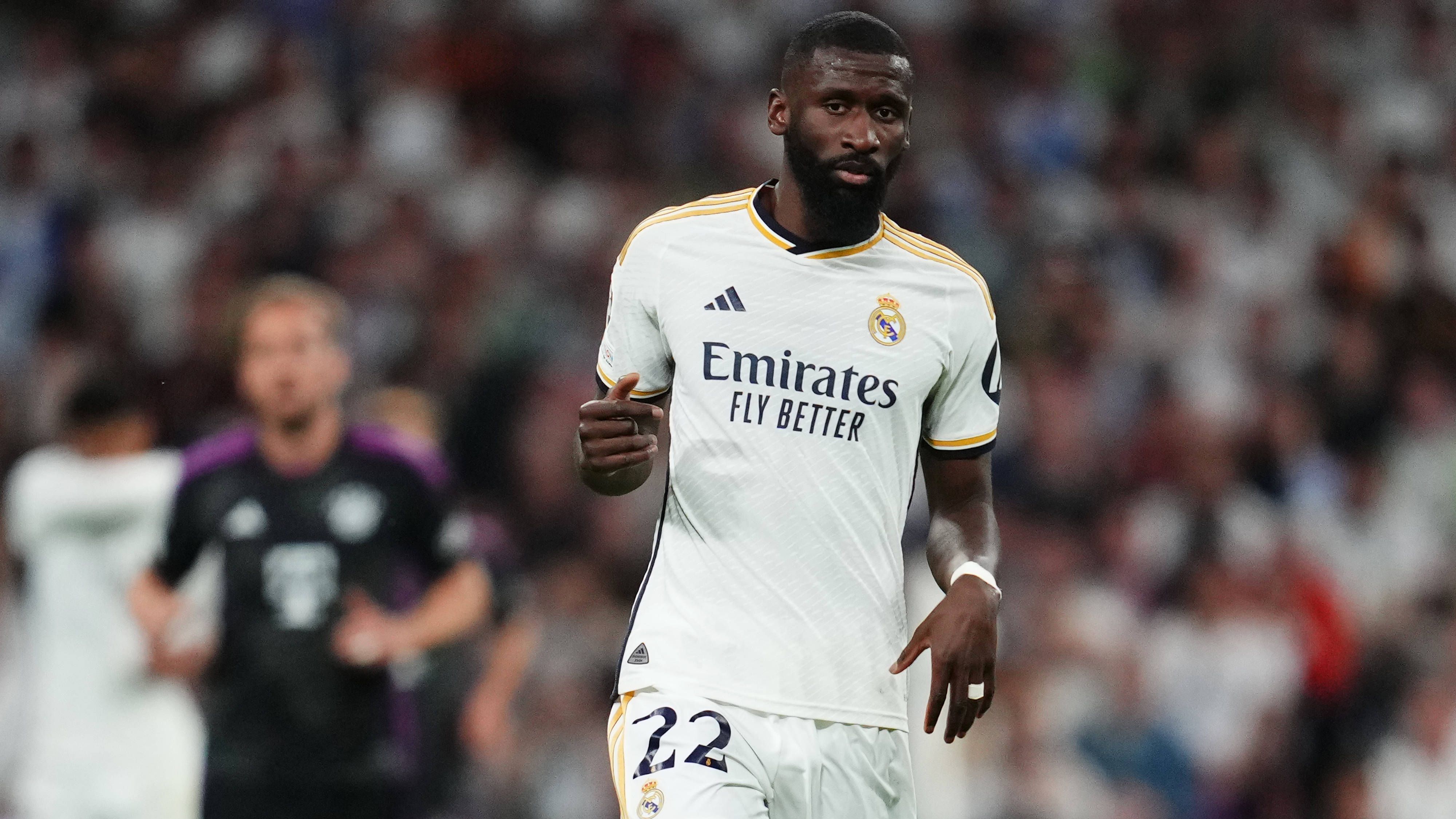 <strong>Antonio Rüdiger (Real Madrid)</strong><br>Nimmt Kane hin und wieder in die Mangel und weiß genau, was er tut. Hat kaum Probleme mit der Bayern-Offensive – bis zur 68. Minute. Gegen Davies kommt er nicht in den Zweikampf und der Kanadier macht das 1:0. Eine (fast) entscheidende Unaufmerksamkeit. <strong><em>ran</em></strong>-Note: 3.