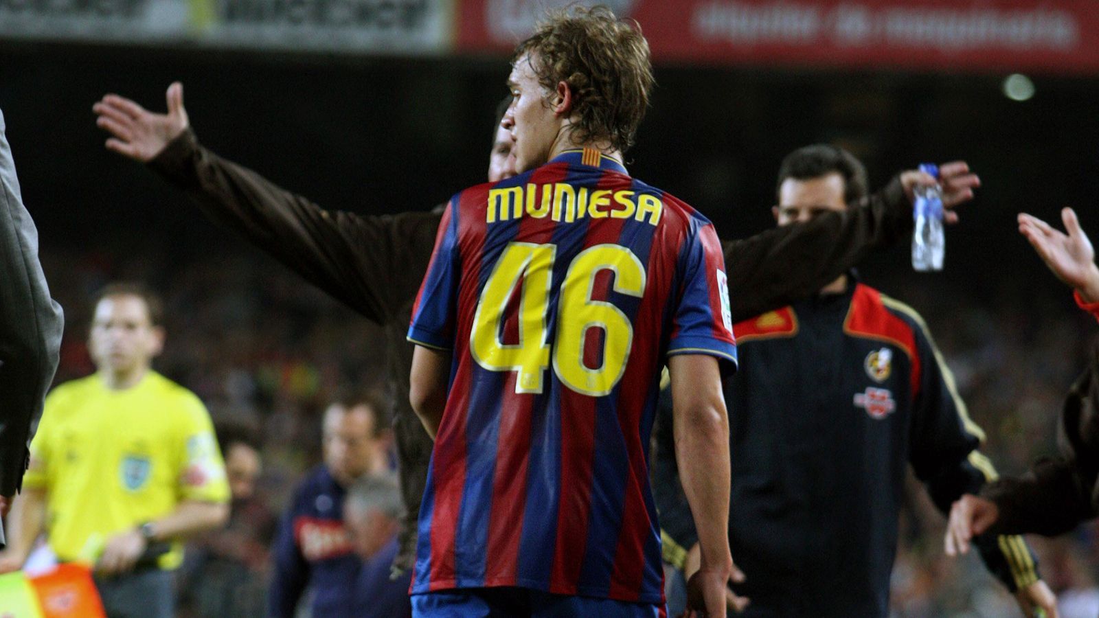 
                <strong>Platz 4 - Marc Muniesa</strong><br>
                Alter beim Debüt: 17 Jahre, ein Monat, 26 TageDebüt beim Spiel FC Barcelona - CA Osasuna 0:1 (23. Mai 2009)Spielt heute für: Al Arabi Sports Club
              