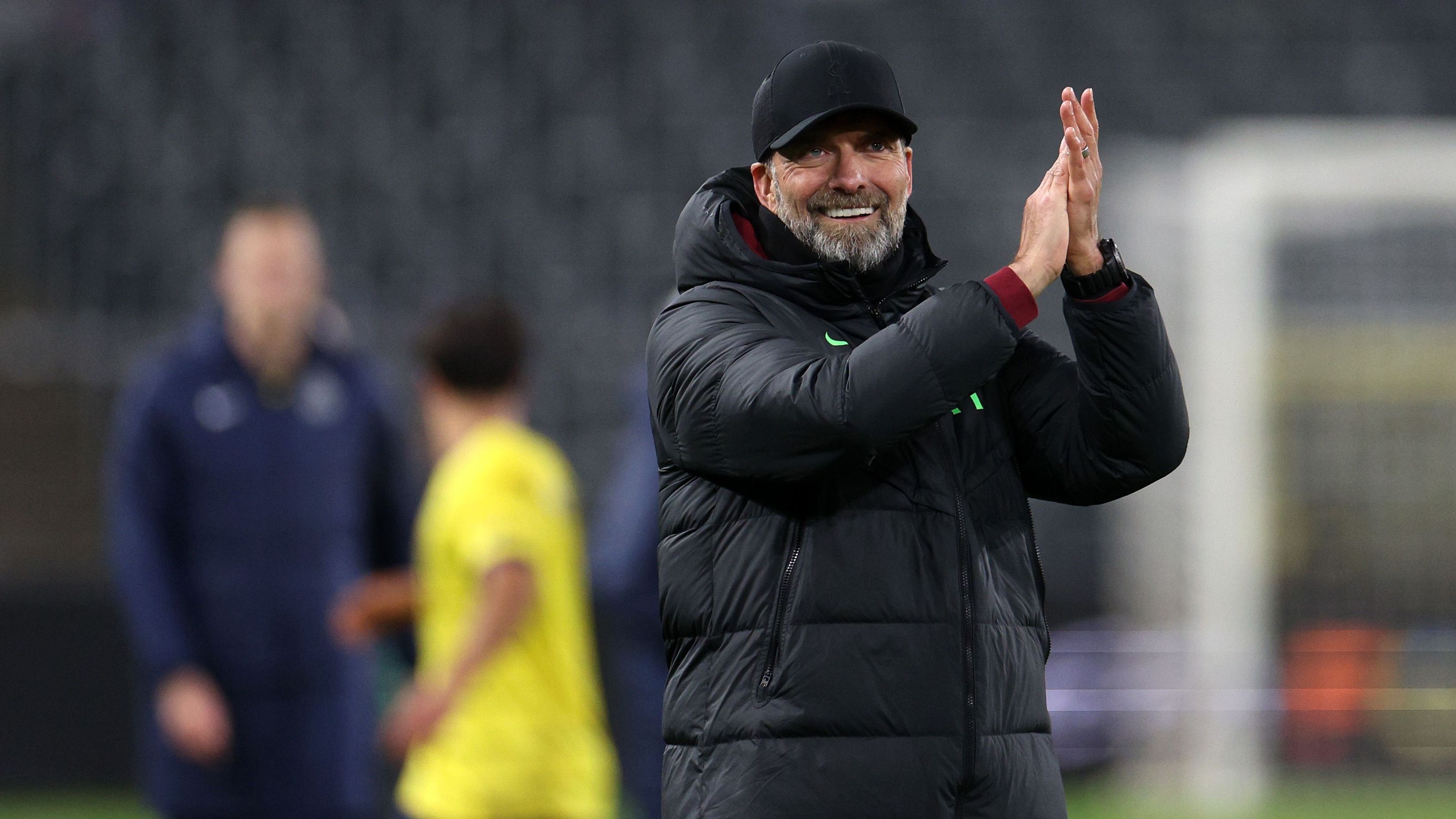 <strong>Klopps internationale Abschieds-Tour nur in der Europa League</strong><br>Durch den fünften Platz in der Saison 2022/23 verpasste Liverpool die Champions-League-Qualifikation, wodurch Klopp in seiner letzten Spielzeit als "Reds"-Coach international nur in der Europa League vertreten ist - genau dort, wo er einst auch in seinem ersten Jahr an der Anfield Road aktiv war und sogar das Finale erreichte.&nbsp;