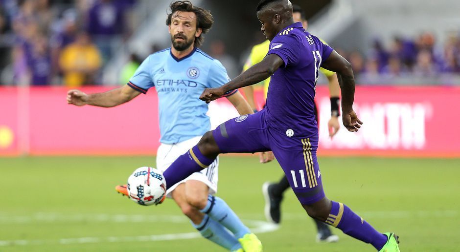 
                <strong>Conference-Semifinals: New York City FC</strong><br>
                Direkt in die zweite Runde der Playoffs, die Conference Semifinals, ist New York City FC einzogen. Im Kader des Teams sind die größten Stars der MLS: David Villa ist mit 22 Treffern noch immer absoluter Top-Torjäger, Weltmeister Andrea Pirlo beendet nach der Saison seine Karriere. Darüber hinaus verfügt das Team mit dem 20-jährigen, englischen U21-Nationalspieler Jack Harrison über einen talentierten, spritzigen Newcomer, der es auf starke zehn Saisontore bringt. Mit New York City, die 2016 in den Conference Semifinals ausschieden, ist auch in diesem Jahr wieder zu rechnen.
              