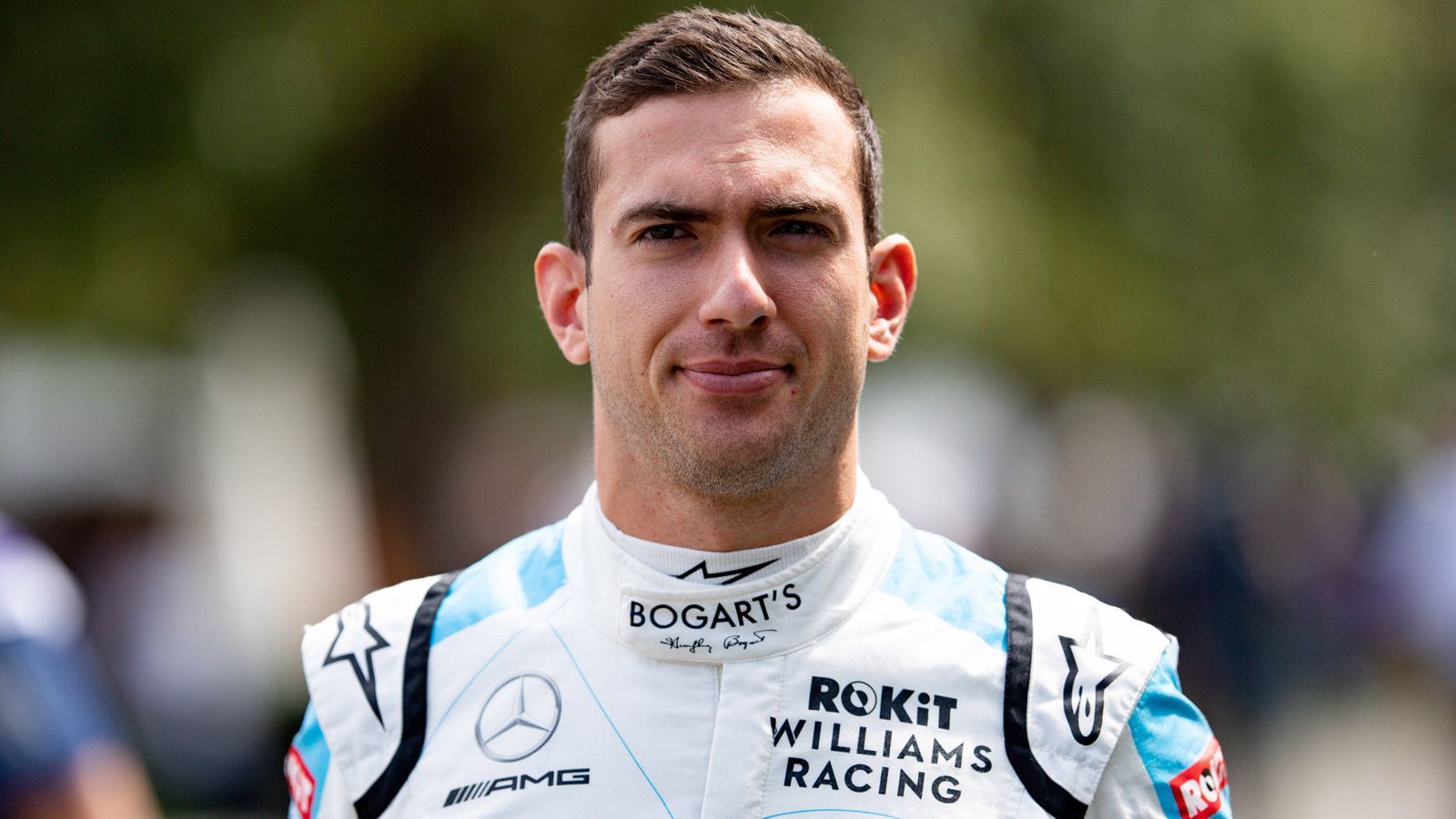 
                <strong>Nicholas Latifi</strong><br>
                Auch Nicholas Latifi, der neue Fahrer von Williams, stammt aus einer wohlhabenden Familie. Sein Vater Michael Latifi hat das drittgrößte Nahrungsmittelunternehmen (Sofina Foods Inc) von Kanada aufgebaut und damit Milliarden verdient. Der Self-Made-Milliardär investiert gerne in den Motorsport. 2018 stieg er bereits mit 230 Millionen Euro bei McLaren ein. Weil sein Sohn dort keine Chance bekam, erkaufte er ein Cockpit bei Williams. Geld spielt offenbar keine Rolle...  
              