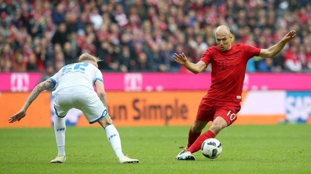 
                <strong>Arjen Robben</strong><br>
                Arjen Robben: Bemüht und beweglich, brachte zudem hin und wieder mal eine überraschende Note ins müde Münchner Spiel. Leitete den Ausgleichstreffer nach einer starken Aktion mit ein. Legte im zweiten Durchgang nochmal eine Schippe drauf. Wurde in der 78. Minute ausgewechselt. ran-Note: 2-
              