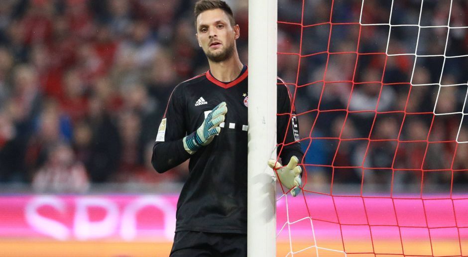 
                <strong>Sven Ulreich</strong><br>
                Zuletzt Unsicherheitsfaktor, beim Heynckes-Debüt aber sicher. Bewahrt die Bayern bei einem Freiburg-Konter in der 6. Minute vor einem Rückstand, als er sich im direkten Duell mit Kent durchsetzt. Ansonsten hat der Neuer-Ersatz wenig zu tun, ist aufgrund der tief verteidigenden Gäste meist der einzige Bayer in der eigenen Hälfte. ran-Note: 2.
              