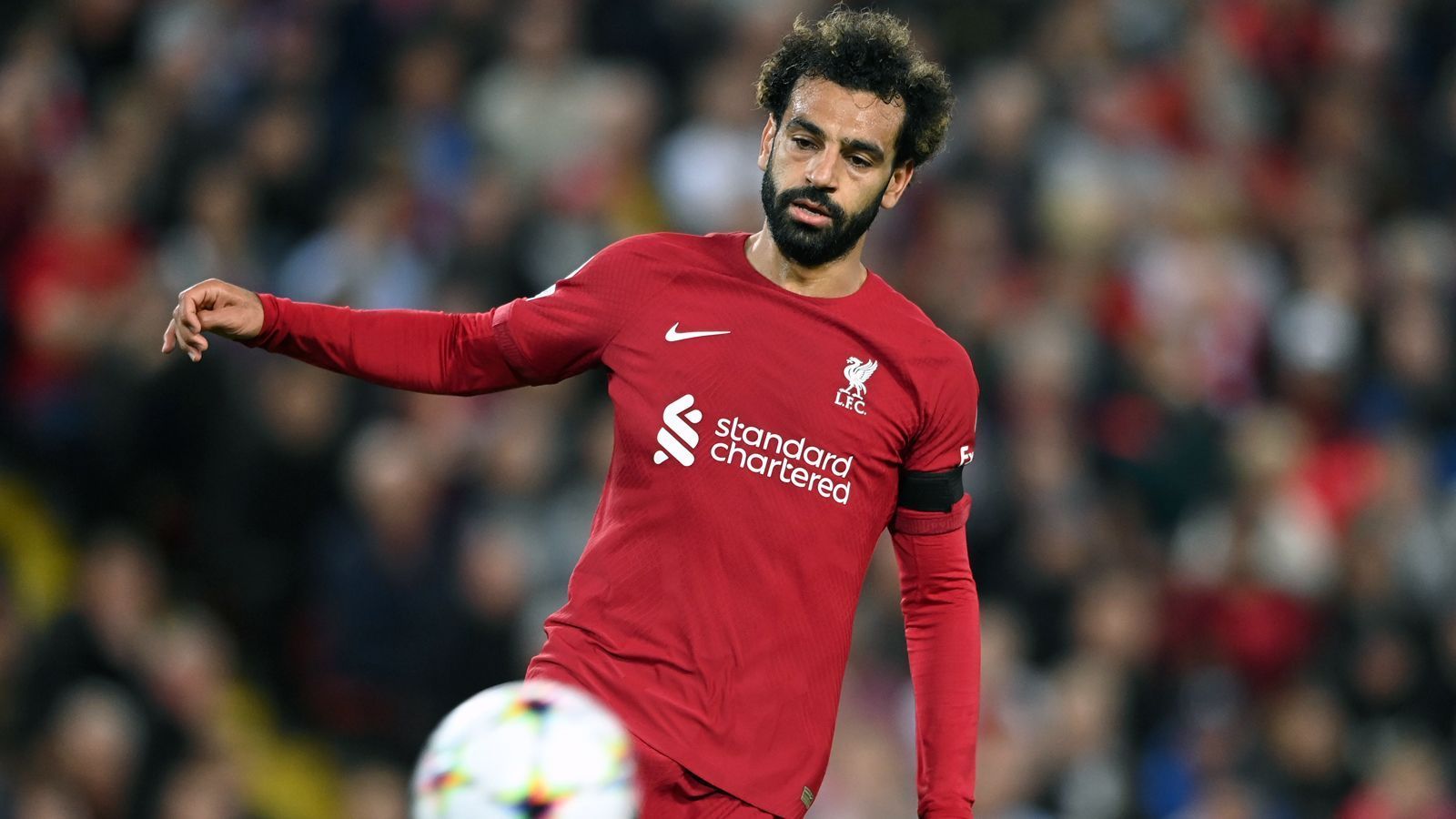 
                <strong>Platz 5: Mohamed Salah (FC Liverpool)</strong><br>
                &#x2022; Gesamt-Einnahmen 2022: 39,5 Millionen US-Dollar<br>&#x2022; Gehalt: 24,5 Millionen US-Dollar<br>&#x2022; Sponsoring-Einnahmen: 15 Millionen US-Dollar<br>
              