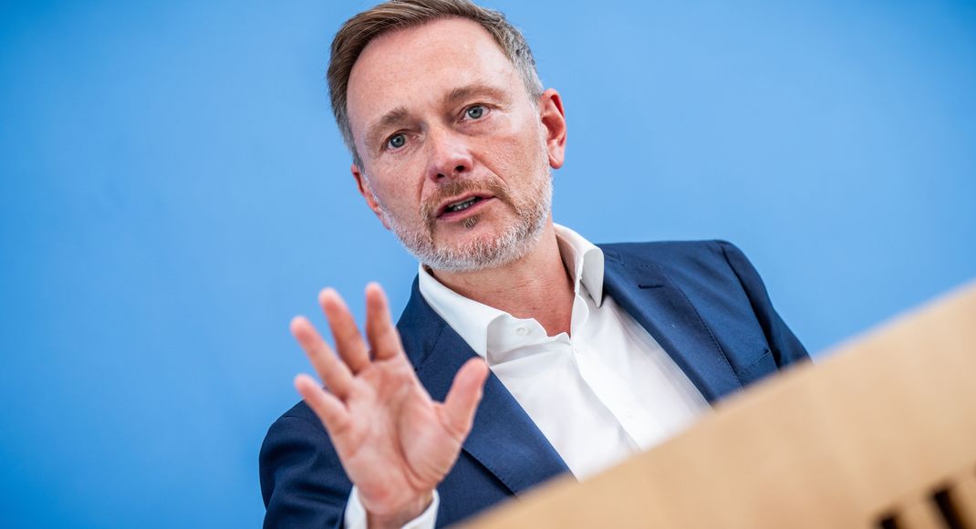 Christian Lindner (FDP) ist bezüglich Kamala Harris skeptisch.