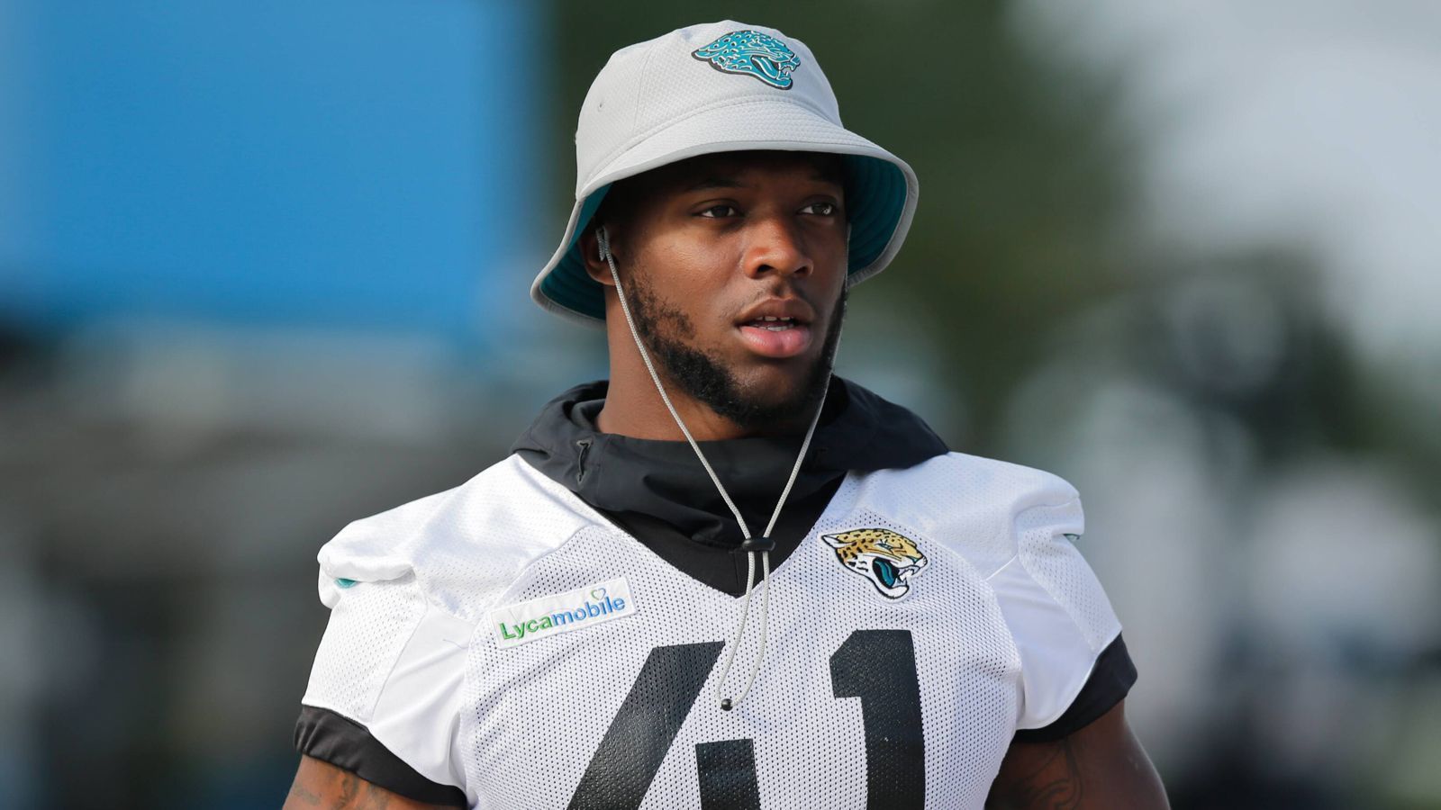 
                <strong>Josh Allen (Outside Linebacker, Jacksonville Jaguars)</strong><br>
                Madden-Rating: 77
              