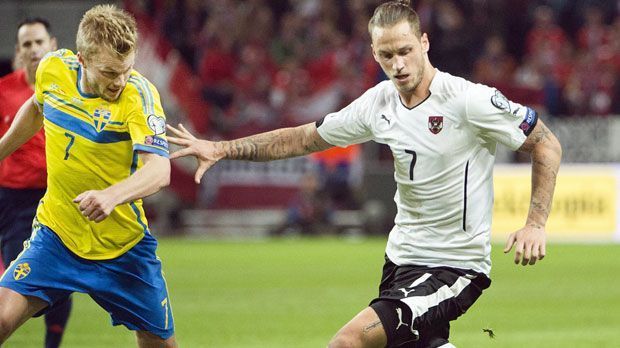 
                <strong>Marko Arnautovic</strong><br>
                Marko Arnautovic: Der frühere Bremer spielt mittlerweile skandalfrei bei Stoke City. In der Nationalmannschaft bringt ihn Trainer Marcel Koller leistungsmäßig voll auf Linie, sodass der Flügelspieler mittlerweile eine Stütze des ÖFB-Teams ist.
              