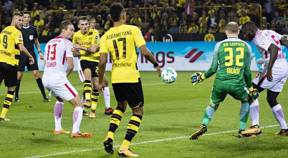 
                <strong>Maximilian Philipp</strong><br>
                Hätte gleich in der 1. Minute zum Torschützen werden können, als er nach dem Anpfiff sofort losstürmt und aus rund 16 Meter zum Abschluss kommt. Der erste Warnschuss wird von RB jedoch geblockt. Kurz vor der Pause dann die zweite große Möglichkeit. Nach starkem Aufbauspiel über Götze kommt Philipp erneut aus der Distanz zum Schuss, diesmal pariert RB-Keeper Gulacsi. Muss nach der Roten Karte für Sokratis für Innenverteidiger Bartra Platz machen. ran-Note: 2
              