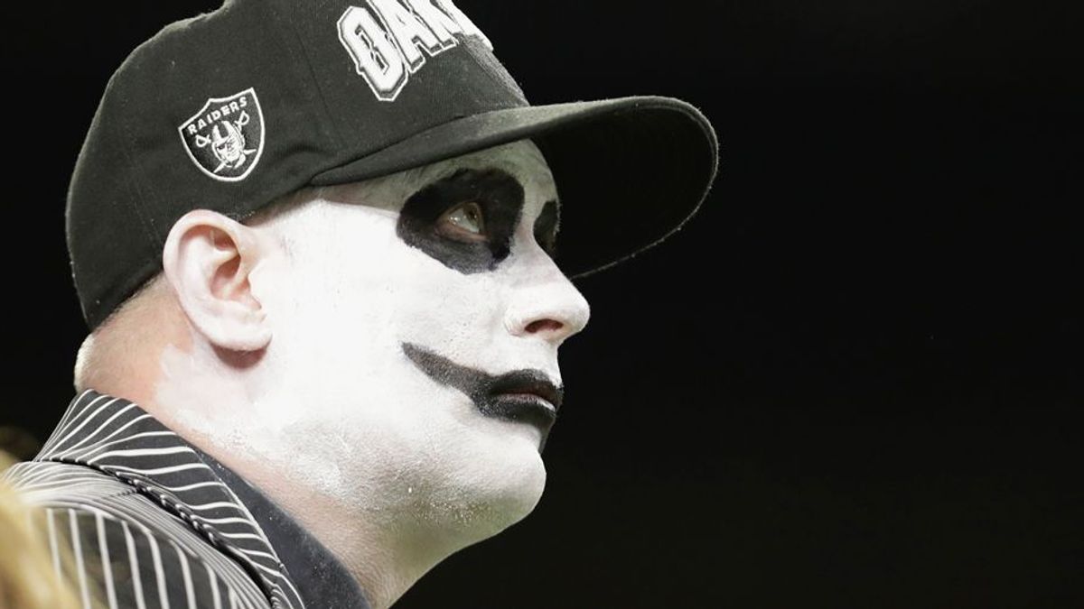 Oakland-Raiders-trauriger-Fan