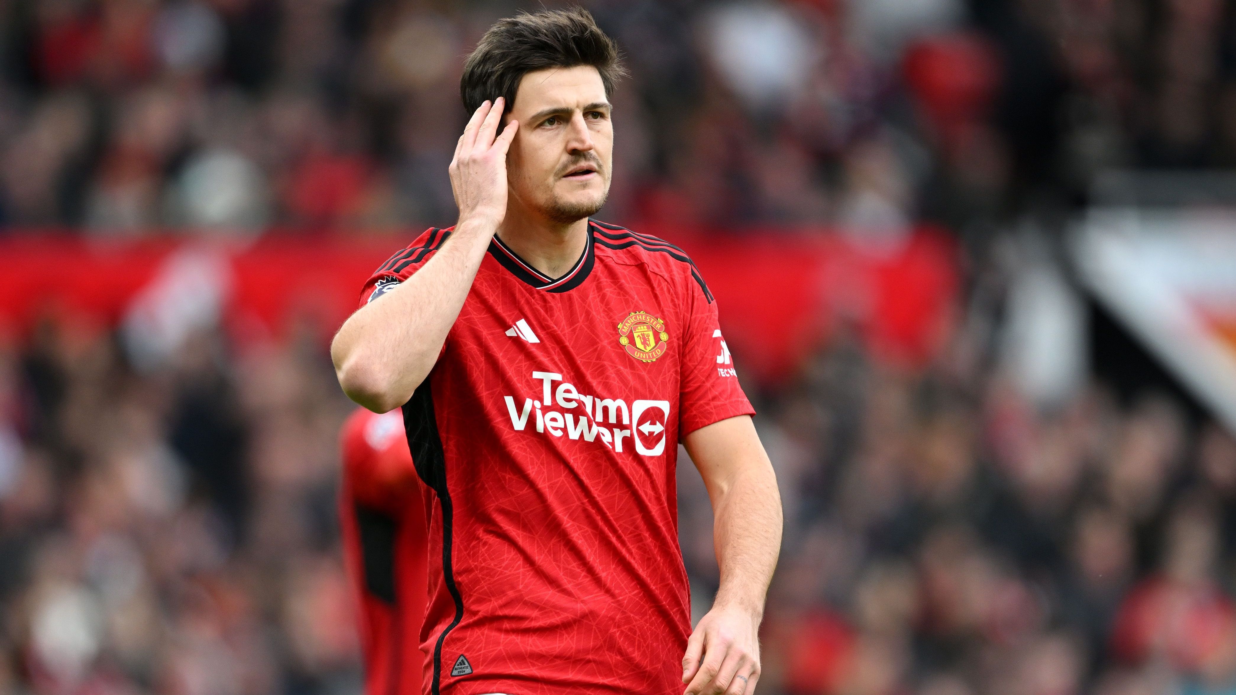 <strong>Harry Maguire (Manchester United)</strong><br>Ähnlich sieht es beim Innenverteidiger aus. Nachdem im vergangenen Sommer ein Wechsel zu West Ham United offenbar im letzten Moment scheiterte, soll Maguire nun über 2025 hinaus gehalten. Laut "Daily Mail" ist dieser Plan auch Teil des Vorhaben von Ratcliffe, in Zukunft wieder verstärkt auf britische Spieler zu setzen.