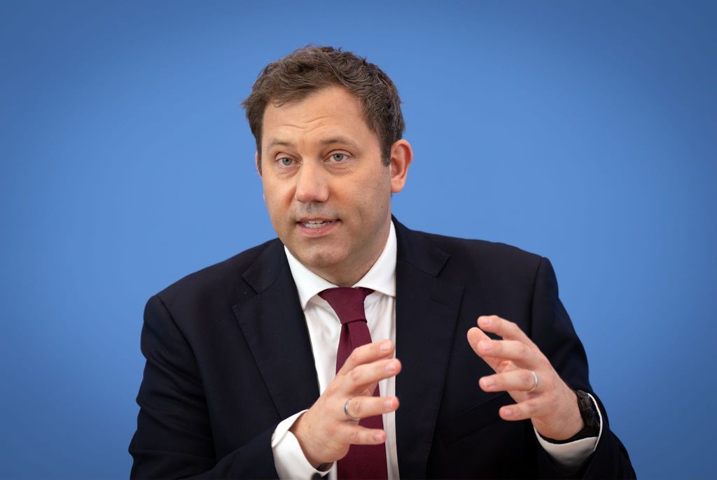 Haushalt 2026: Bundesregierung plant mehr Beamtenposten - auch für Ex-Kanzler Scholz