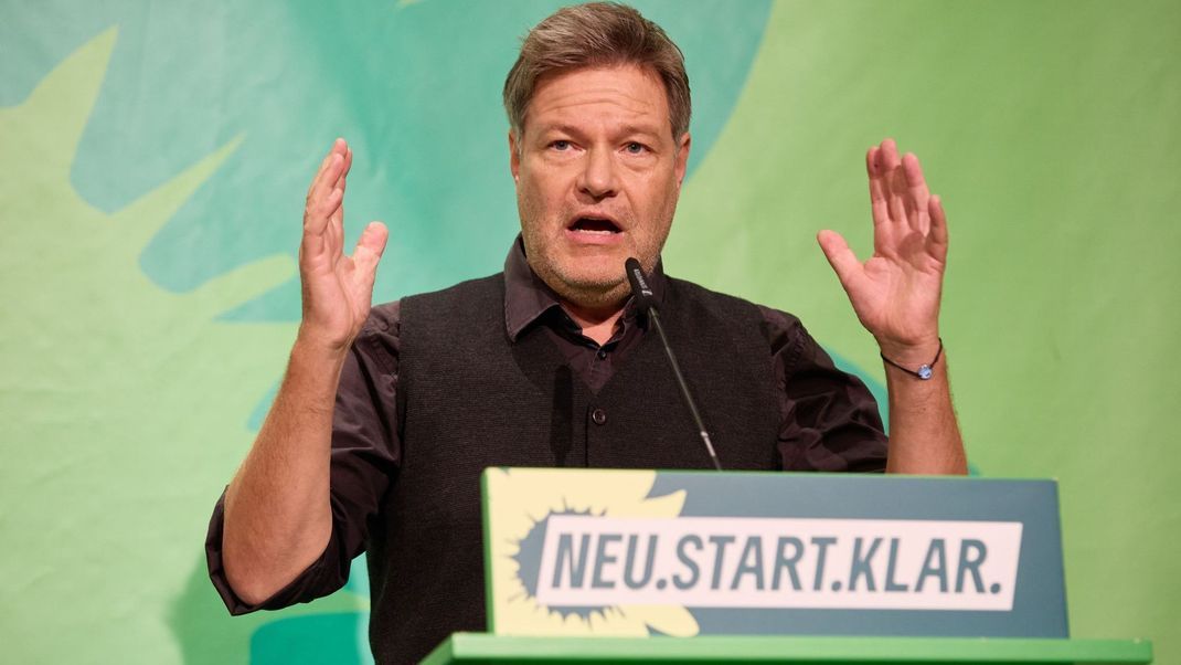 Robert Habeck führt die Grünen als Spitzenkandidat in die Bundestagswahl. (Archivbild)