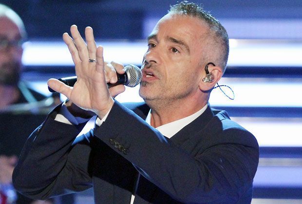 
                <strong>Eros Ramazzotti</strong><br>
                Barcelona oder Juventus? Das ist am Samstagabend die große Frage. Für einige Promis ist die Antwort sonnenklar - wie etwa für den italienischen Schmusesänger Eros Ramazzotti. Er ist glühender Anhänger von Juventus Turin.
              