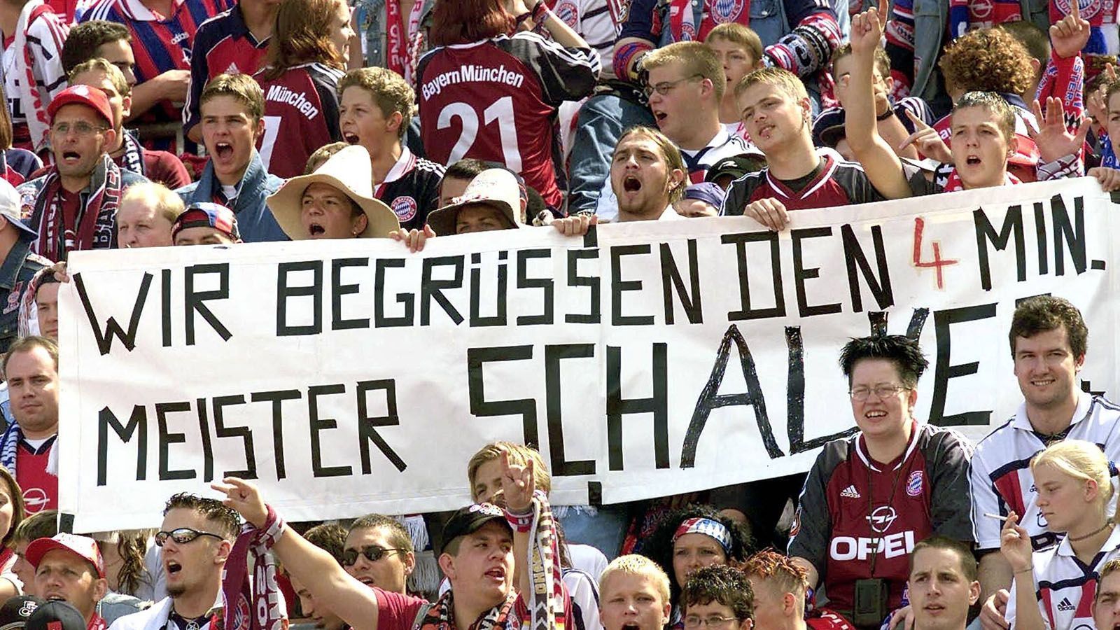 
                <strong>Saison 2000/01</strong><br>
                Herbstmeister: Schalke 04 33 Punkte Deutscher Meister: Bayern München 63 Punkte
              