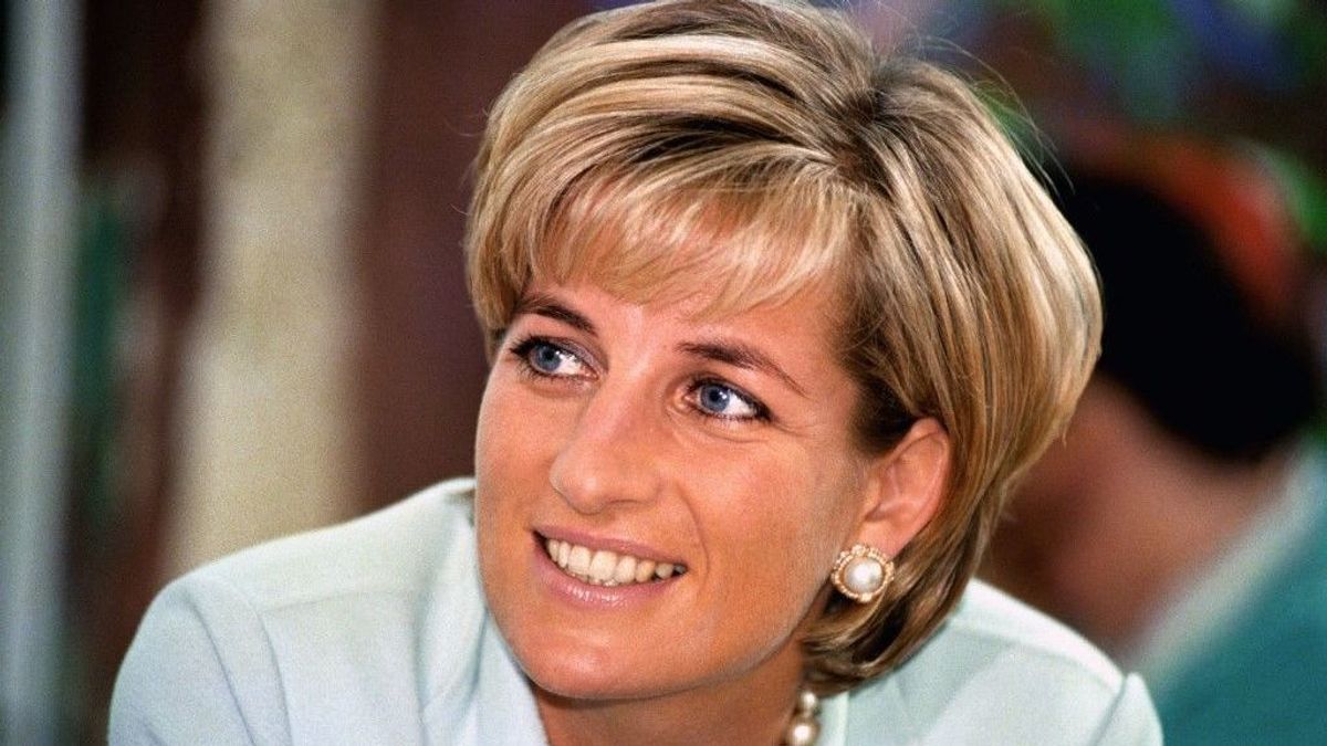 Lady Diana lächelnd