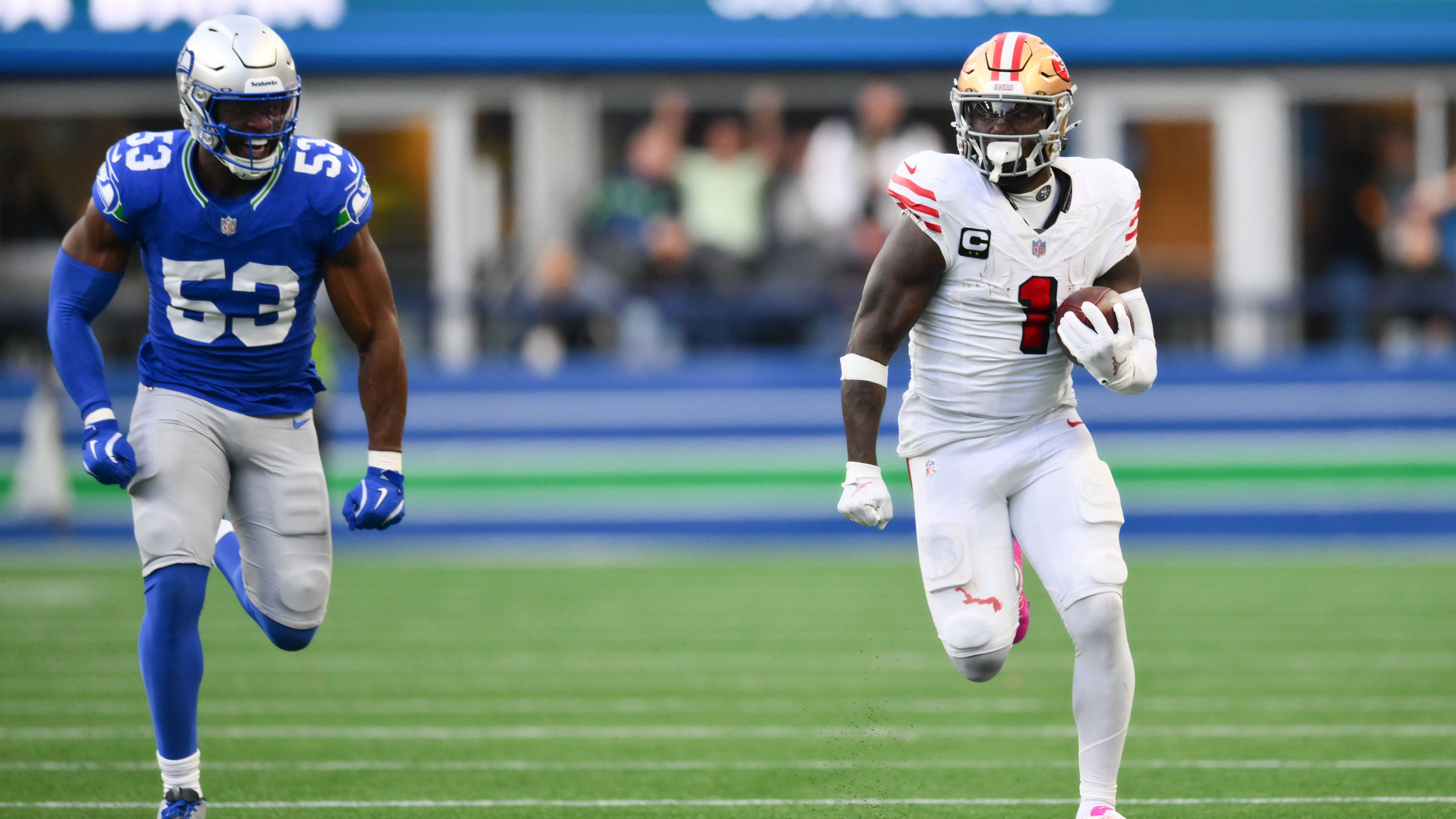 <strong>Week 6: Deebo Samuel (San Francisco 49ers)</strong><br>Historischer Meilenstein für Deebo Samuel! Der 49ers-Star trug gegen die Seattle Seahawks einen Pass von Brock Purdy über 76 Yards in die Endzone. Es war der zwanzigste Touchdown-Catch seiner Karriere. Damit ist Samuel der erste Wide Receiver in der Geschichte der NFL, der 20 Receiving-Touchdowns und 20 Rushing-Touchdowns erzielt hat.