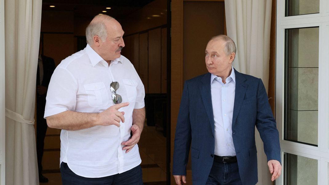 Belarus' Machthaber Alexander Lukaschenko (links) mit Kremlchef Wladimir Putin.
