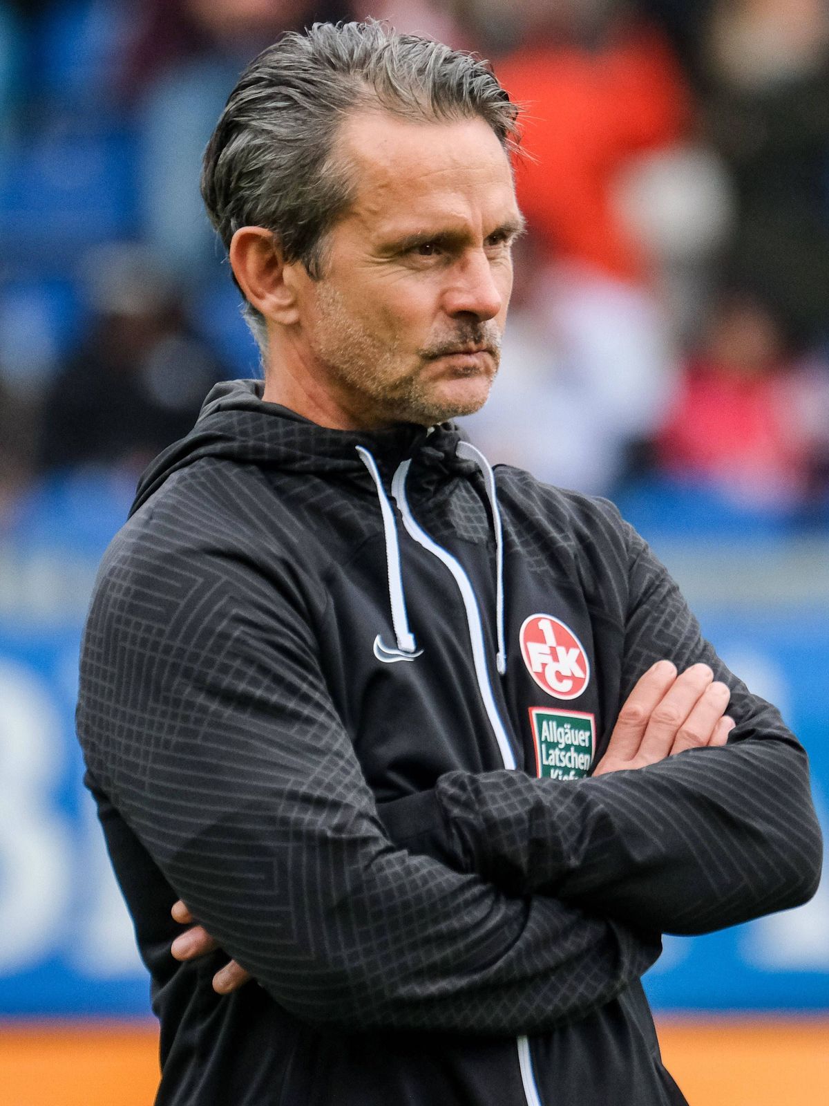 Dirk Schuster (1. FC Kaiserslautern, Trainer), GER, SV Wehen Wiesbaden vs 1.FC Kaiserslautern, Fussball, 2. Bundesliga, 13. Spieltag, Spielzeit 2023 2024, 12.11.2023, DFL regulations prohibit any u...