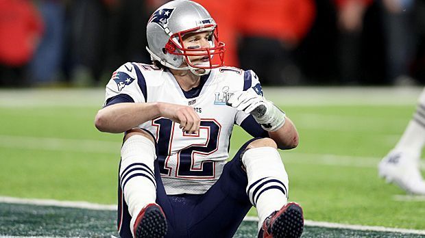 
                <strong>Meiste Punkte eines Super-Bowl-Verlierers</strong><br>
                Abschließend dürfen sich die Patriots zumindest ein wenig mit einem traurigen Rekord trösten. 33 Punkte hat zuvor noch nie ein Super-Bowl-Verlierer auf die Anzeigetafel gebracht.
              