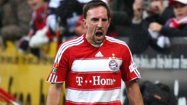 
                <strong>Mittelfeld: Franck Ribery (FC Bayern München) - Stärke 88</strong><br>
                Mittelfeld: Franck Ribery (FC Bayern München) - Stärke 88.
              