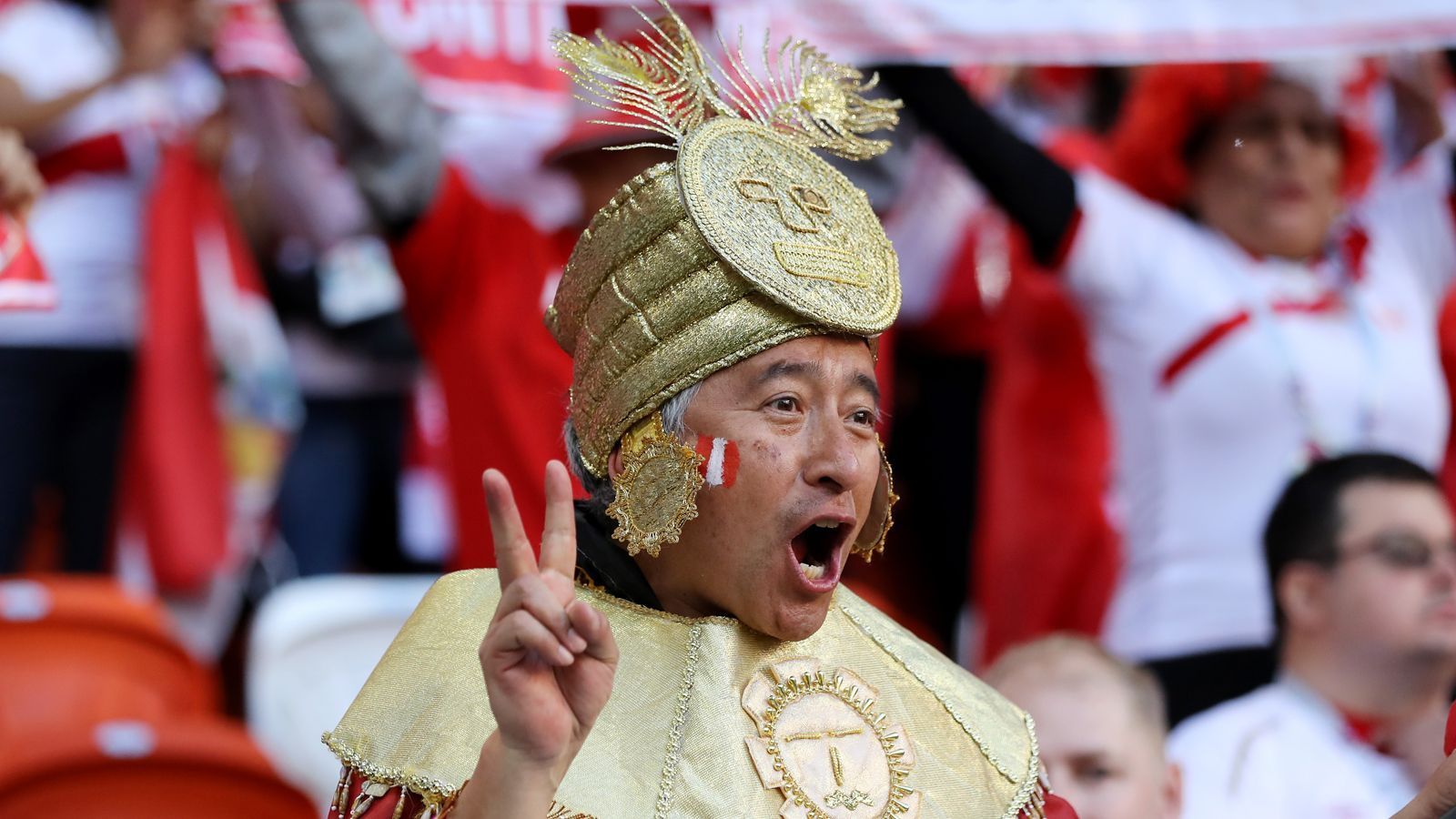 
                <strong>Fan aus Peru</strong><br>
                Im königlichen Gewand: Dieser edle Fan kommt aus Peru.
              