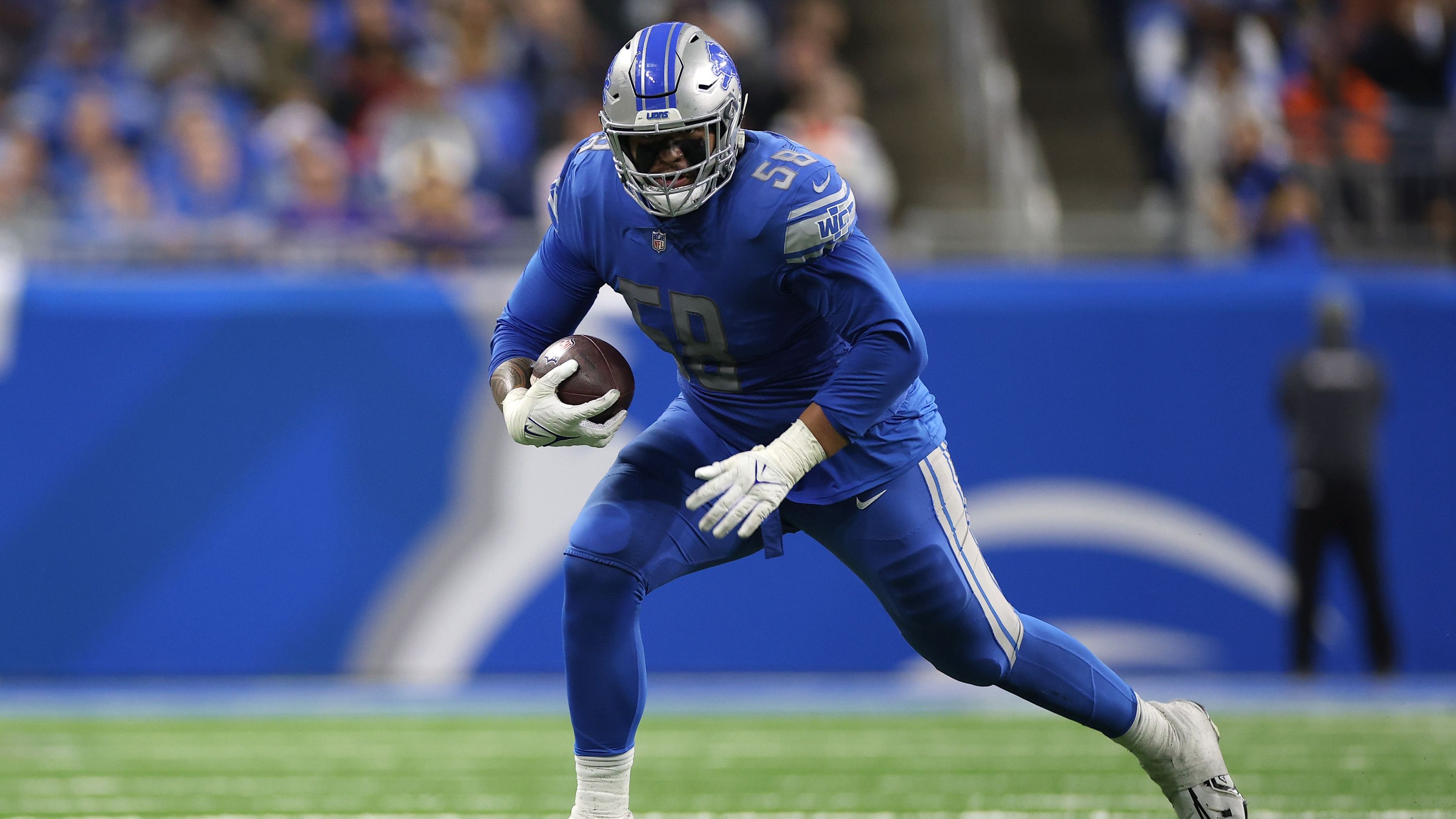 <strong>Penei Sewell</strong><br>Die Verantwortlichen im War Room der Detroit Lions konnten ihr Glück kaum fassen, als ihnen an Position sieben mit Penei Sewell der beste Offensive Lineman der Klasse unerwartet in den Schoß fiel. In seinen ersten beiden Spielzeiten verbesserte er sich stetig und machte in der Vorsaison nochmal einen großen Sprung bei der Pass Protection. Von "Pro Football Focus" wurde Sewell 2022 als viertbester Run Blocker und insgesamt an Platz 10 unter allen Offensive Tackles vor der Saison 2023 gerankt.