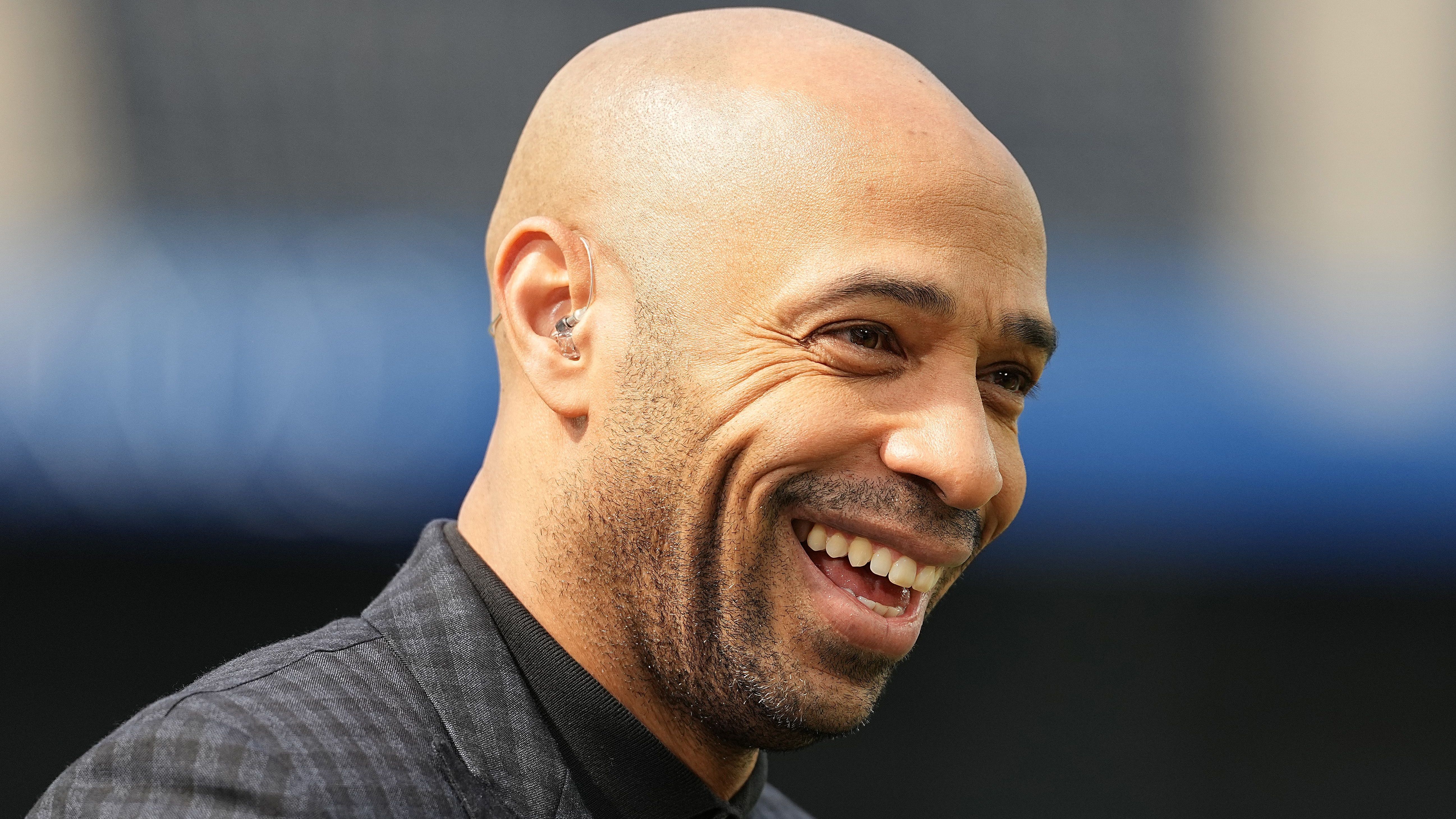 <strong>Thierry Henry (RB Leipzig)</strong><br>RB Leipzig sucht zur neuen Saison einen Nachfolger für Interimstrainer Zsolt Löw. Die französische Zeitung "Le Journal du Dimanche" brachte nun mit Welt- und Europameister Thierry Henry einen ganz großen Namen für den Posten ins Spiel. Verpflichtet RB nach Jürgen Klopp, der seit Januar "Head of Global Soccer" beim Brausekonzern ist, nun also die nächste Fußball-Legende? ...