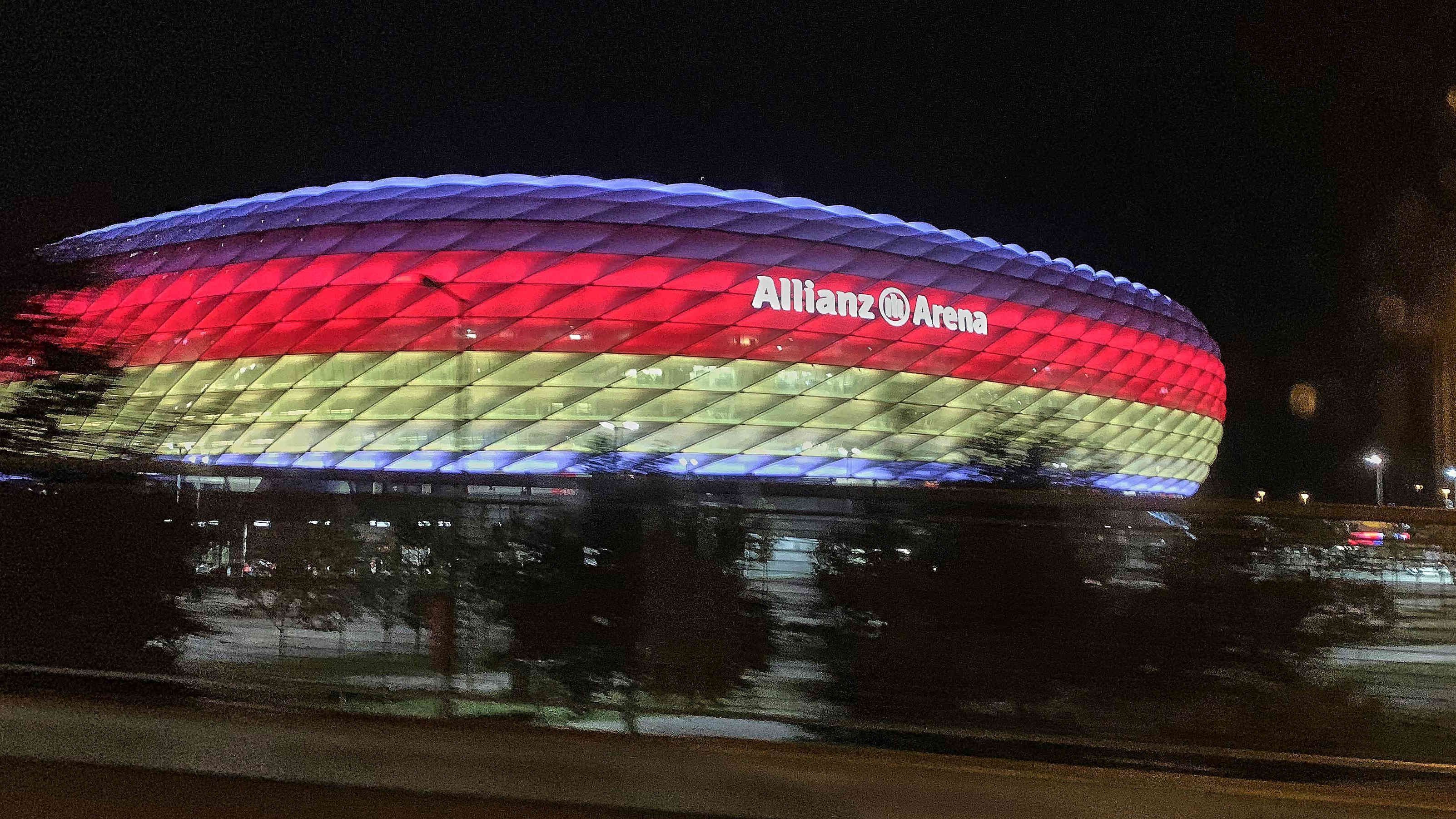 
                <strong>FC Bayern München</strong><br>
                Deutschlands Rekordmeister läuft seit 2005 in der "Allianz Arena" auf.
              