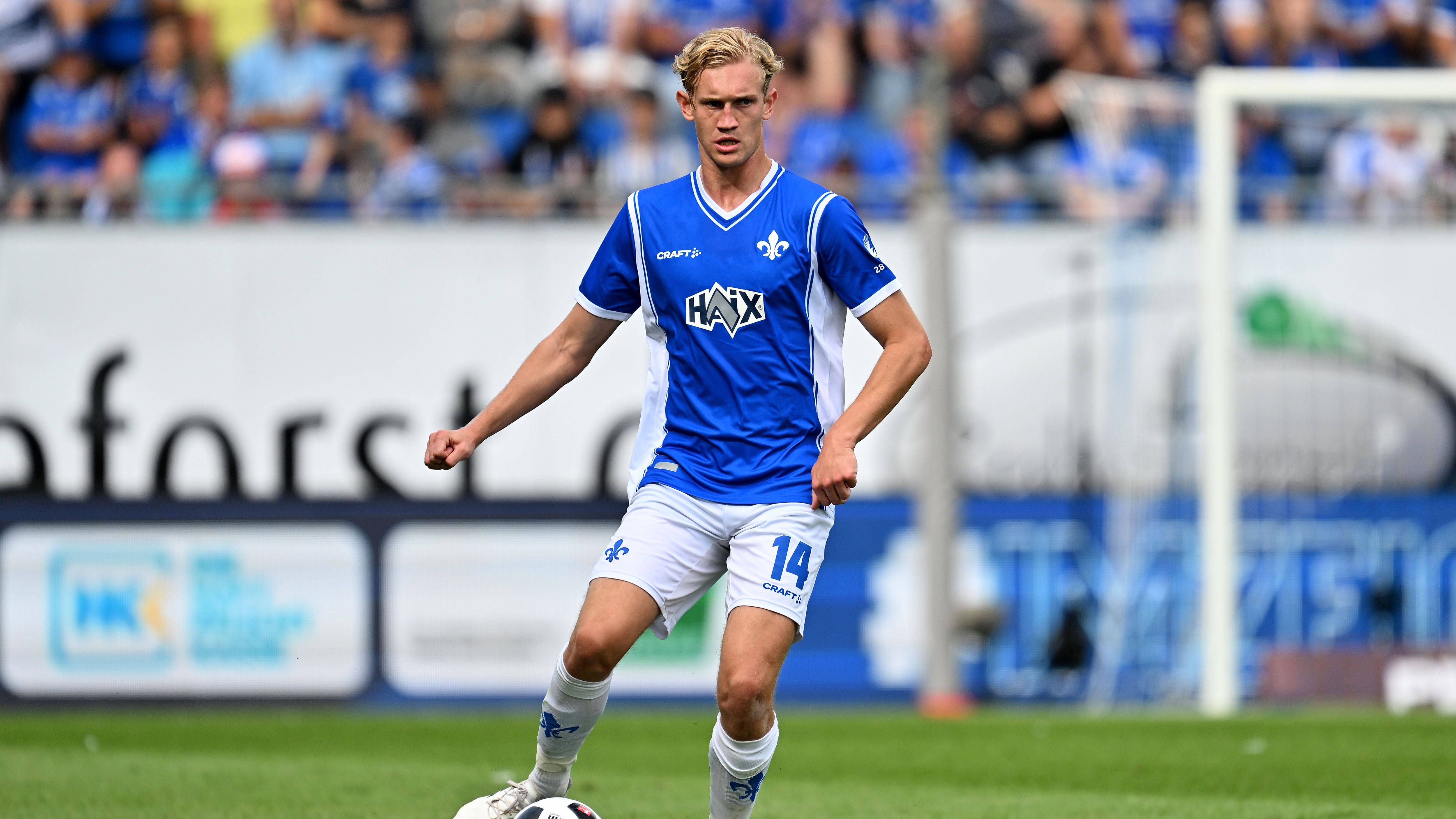 <strong>SV Darmstadt 98</strong><br>• Fabian Nürnberger (ablösefrei vom 1. FC Nürnberg)<br>• Matej Maglica (für ein Jahr auf Leihbasis vom VfB Stuttgart)<br>• Andreas Müller (ablösefrei vom 1. FC Magdeburg)<br>• Christoph Klarer (Foto/für 2 Millionen Euro von Fortuna Düsseldorf)<br>• Fraser Hornby (für 1,8 Millionen Euro von Stade Reims)<br>• Luca Pfeiffer (für ein Jahr auf Leihbasis vom VfB Stuttgart)<br>• Bartol Franjic (für ein Jahr auf Leihbasis vom VfL Wolfsburg)<br>• Tim Skarke (für ein Jahr auf Leihbasis von Union Berlin)