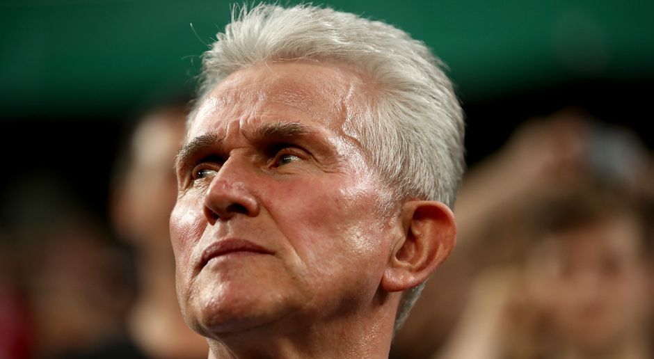 
                <strong>Fakt 8: Der Jupp-Faktor</strong><br>
                Reals X-Faktor heißt CR7, der der Bayern heißt Jupp Heynckes. Der 72-Jährige befindet sich in seiner vierten Champions-League-Saison als Trainer. In allen drei bisherigen Spielzeiten erreichte er das Finale. 1998 und 2013 gewann er mit Real Madrid beziehungsweise dem FC Bayern auch den Henkelpott, nur 2012 musste er sich mit dem FCB im 'Finale dahoam' geschlagen geben. Ohnehin dürfte Heynckes überhaupt nicht mehr wissen, wie sich Verlieren in der Königsklasse anfühlt. Heynckes letzte Niederlage datiert vom 13. März 2013, ein 0:2 gegen Arsenal im Achtelfinale. Seitdem gab es in 13 Partien zwölf Siege und ein Unentschieden.
              