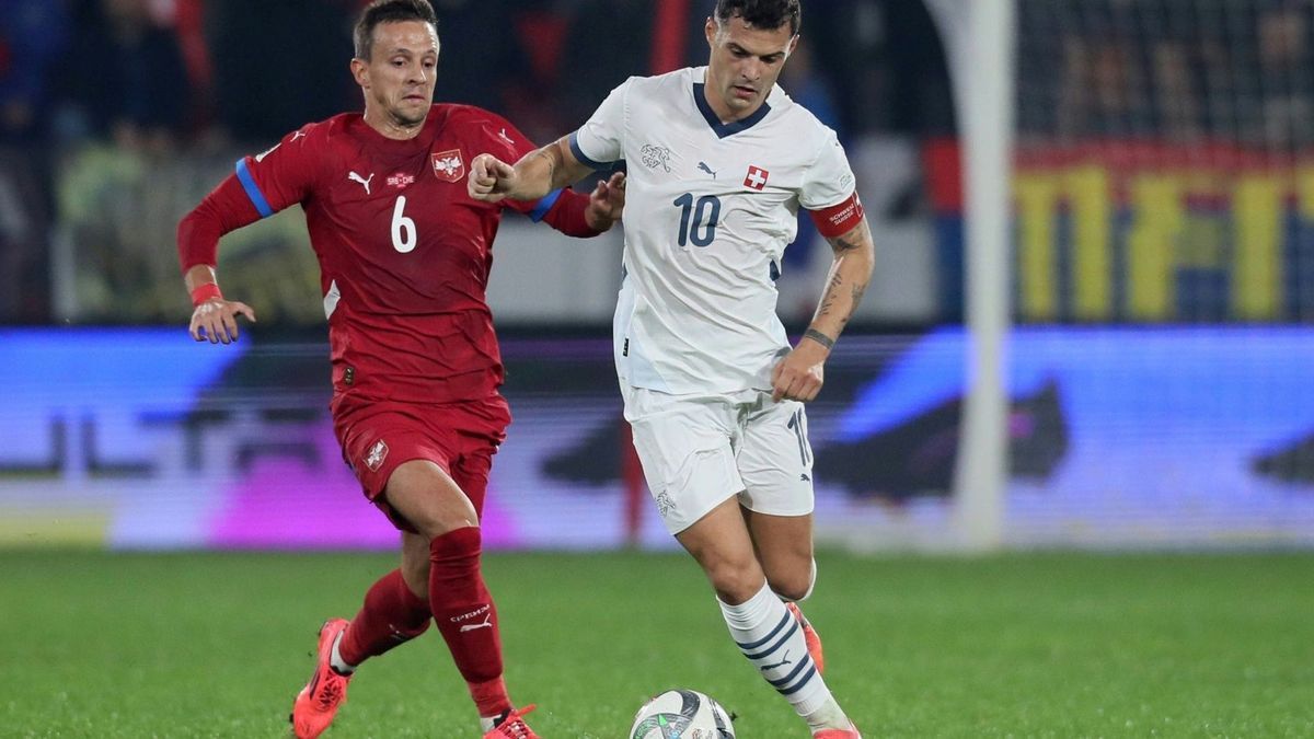 Nächste Niederlage für Granit Xhaka (r.) und die Schweiz