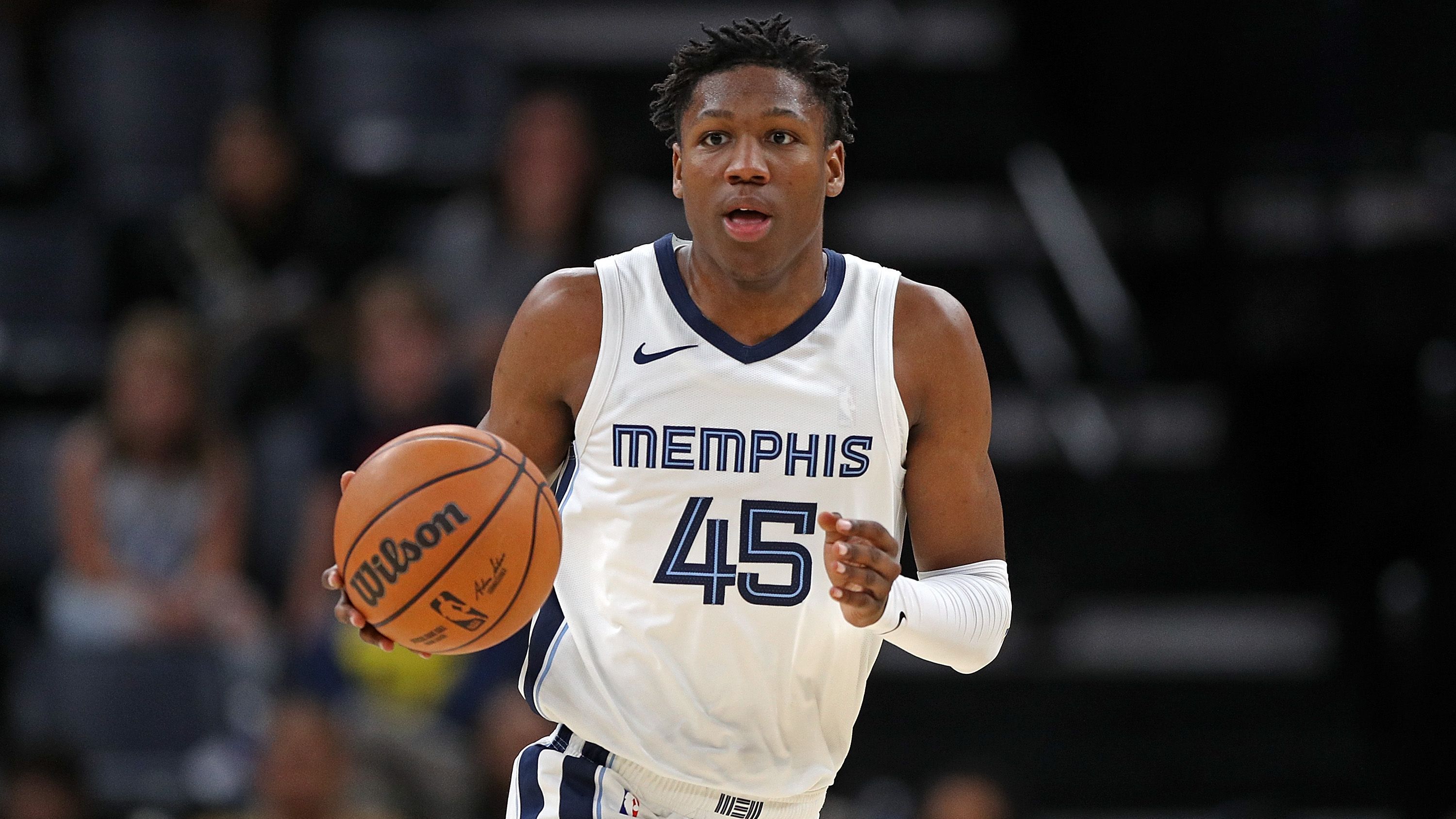 <strong>24. Memphis Grizzlies (zuvor Rang 24, 20:36) </strong><br>Nach neun Niederlagen in Serie gab es zuletzt mal wieder zwei Siege: gegen die Rockets und die Bucks. Überragend zuletzt: GG Jackson. Ein 19-jähriger Youngster, der erst an 45. Stelle gedrafted wurde und nun die NBA rockt. Seine 27 Zähler sicherten den knappen Erfolg gegen die Bucks.