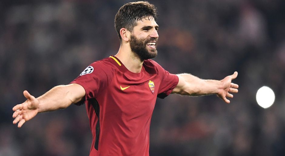 
                <strong>Federico Fazio (Rechter Verteidiger)</strong><br>
                Der Argentinier mit italienischem Pass wurde im vergangenen Sommer beim englischen Top-Klub Tottenham Hotspur aussortiert. Rom witterte seine Chance und holte Fazio für 3,2 Millionen Euro in die heilige Stadt. Bei der Roma wurde er zum Stammspieler und Leistungsträger - sowohl in der heimischen Serie A, als auch in der Champions League. Ein Schnäppchen, das sich für die Roma definitiv gelohnt hat.
              