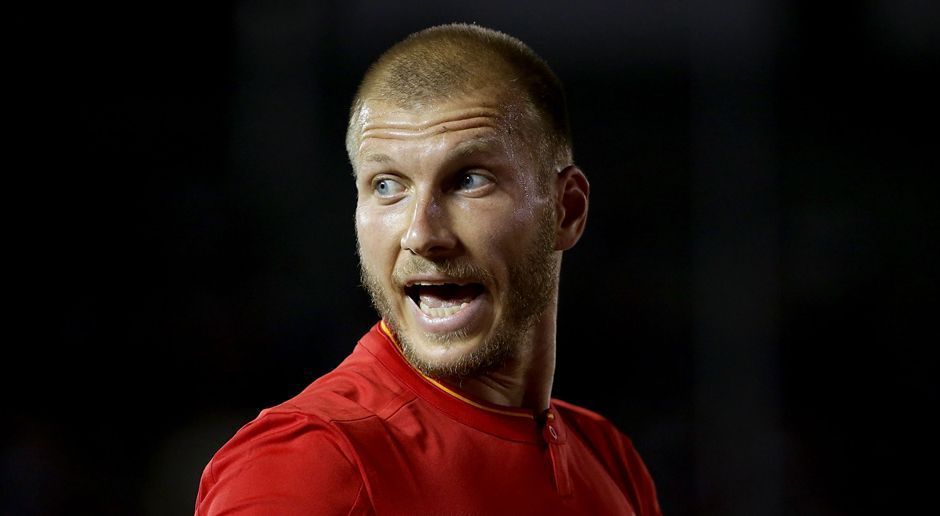 
                <strong>Ragnar Klavan (Zugang FC Liverpool)</strong><br>
                Ragnar Klavan: Möglicherweise lässt Klopp in der neuen Saison mit einer ehemaligen Bundesliga-Innenverteidigung spielen. Denn auch Ragnar Klavan vom FC Augsburg schloss sich im Juli dem FC Liverpool an.
              