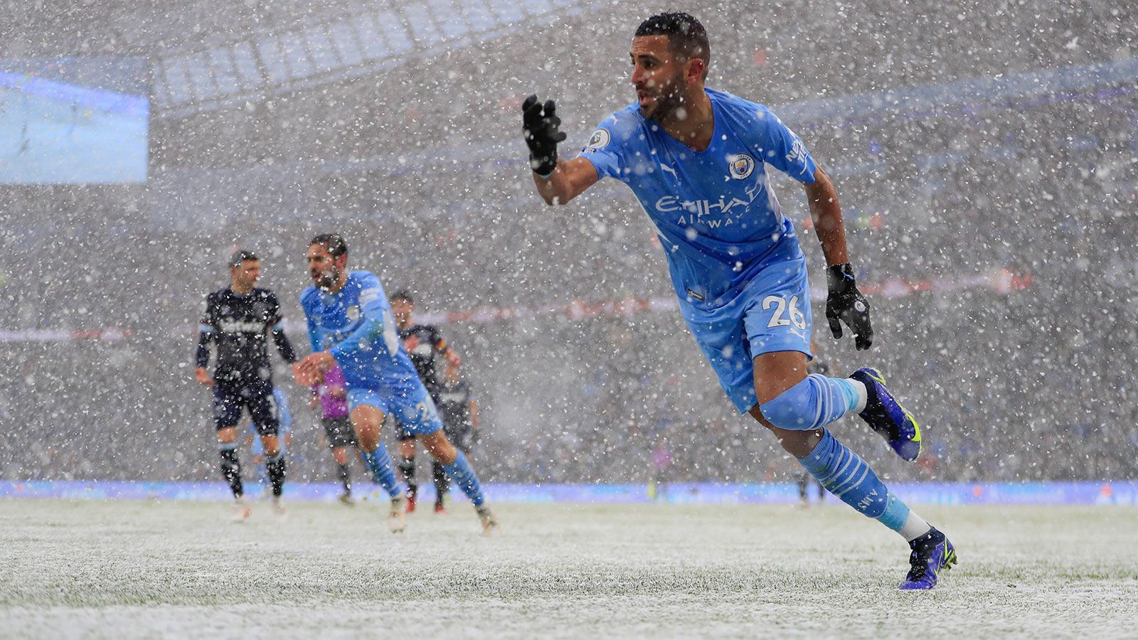 
                <strong>Platz 20: Riyad Mahrez</strong><br>
                30 Jahre | Angriff | Manchester City
              