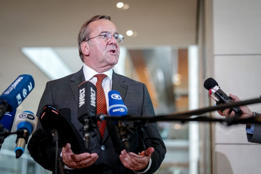 Boris Pistorius: Die NATO-Reaktion fällt klar, aber besonnen aus.