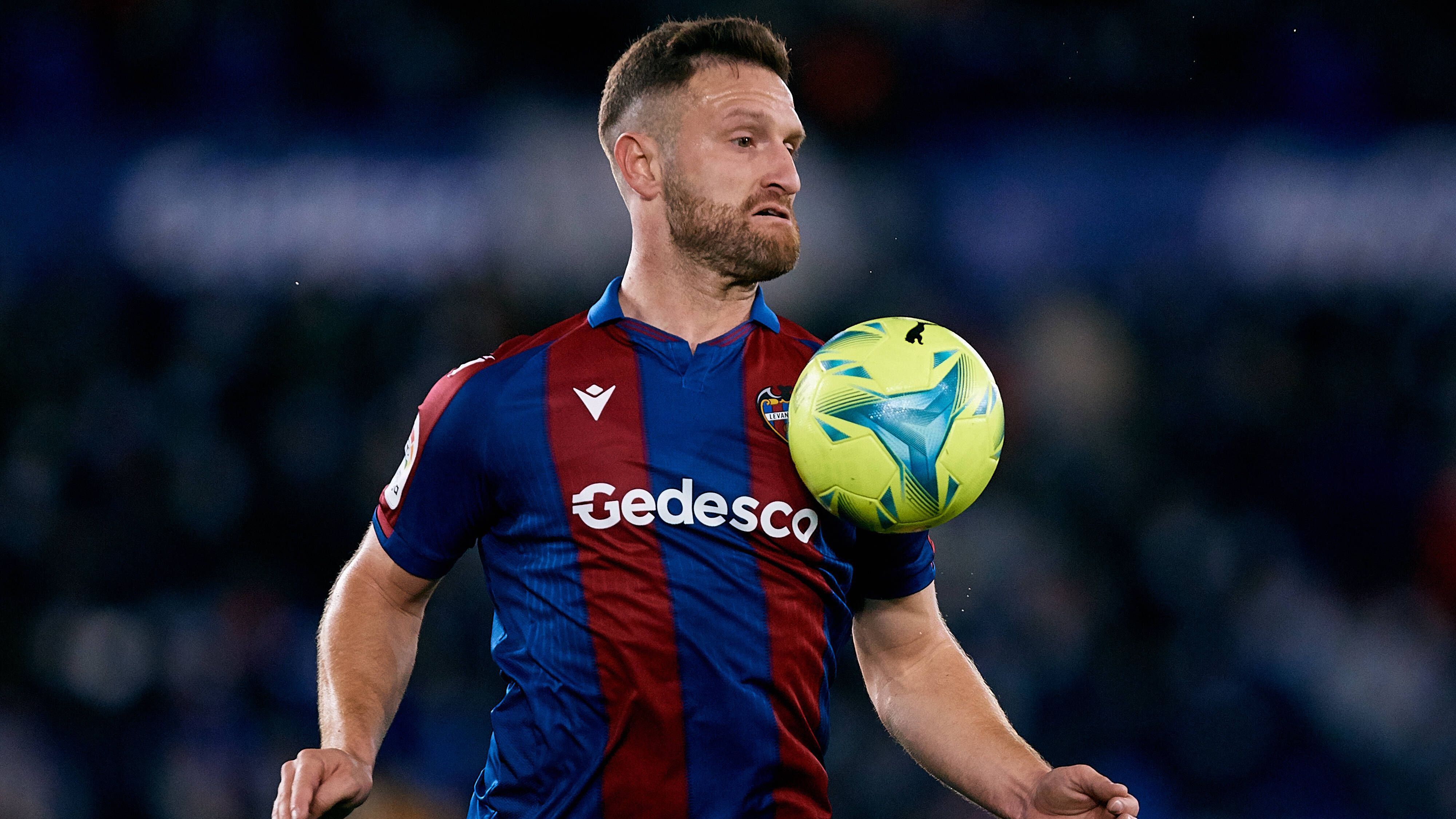 <strong>Shkodran Mustafi</strong><br><strong>- Position:</strong> Innenverteidiger<br><strong>- Alter:</strong> 31 Jahre<br><strong>- Zuletzt bei:</strong> UD Levante