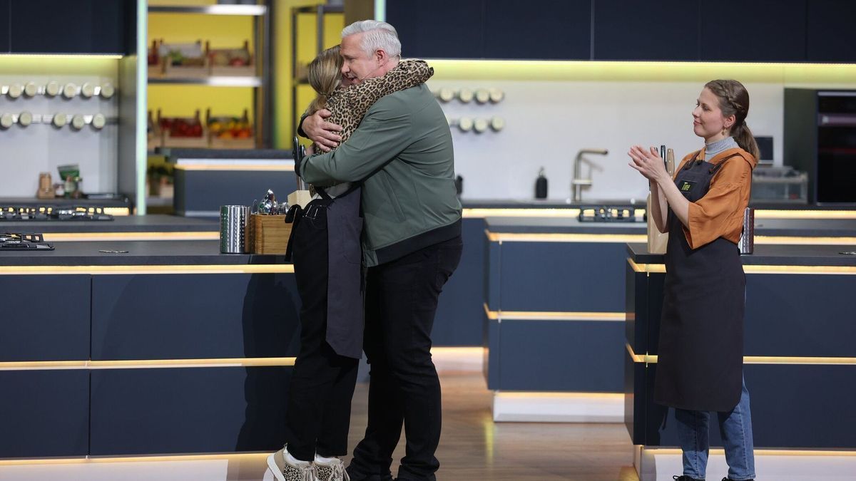 Alexander Herrmann mit seinen beiden Kandidatinnen Sandra und Tine bei "The Taste" 2024