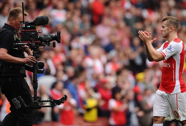 
                <strong>Premier League ergattert Mega-TV-Deal</strong><br>
                Der neue TV-Deal wird der englischen Premier League ab der Saison 2016/2017 für drei Spielzeiten 6.9 Milliarden Euro einbringen. Zum Vergleich: Die Bundesliga kassierte letzte Saison "nur" knapp 500 Millionen Euro für ihre TV-Rechte. 
              