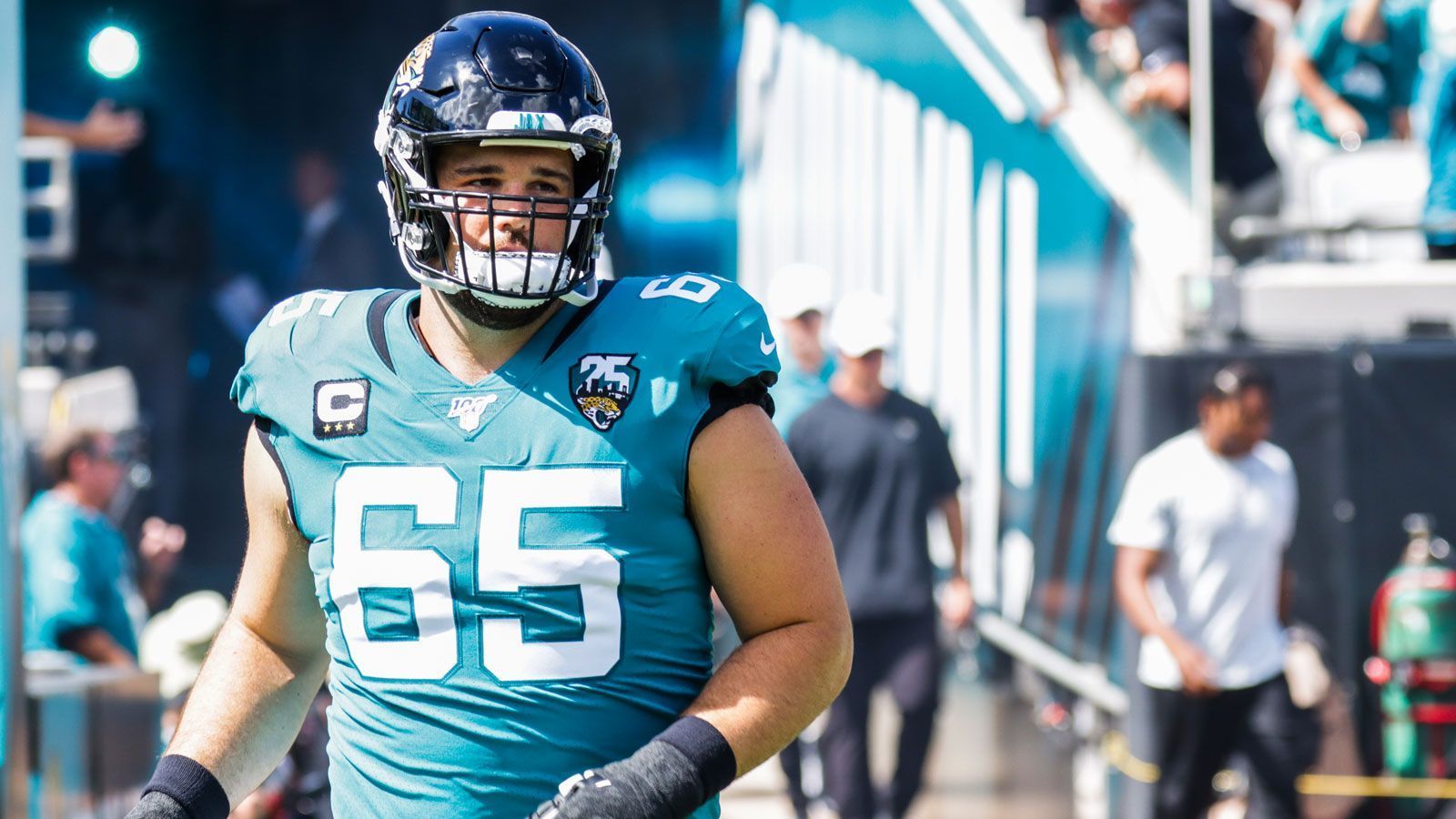 
                <strong>Brandon Linder (Jacksonville Jaguars)</strong><br>
                Brandon Linder zog sich im Spiel gegen die Tennessee Titans eine Knieblessur zu. Vor zwei Jahren hatte sich der erfahrene Center bereits eine schwere Knieverletzung zugezogen, damals verpasste der ehemalige Drittrundenpick die letzten sieben Spiele der Saison. 
              