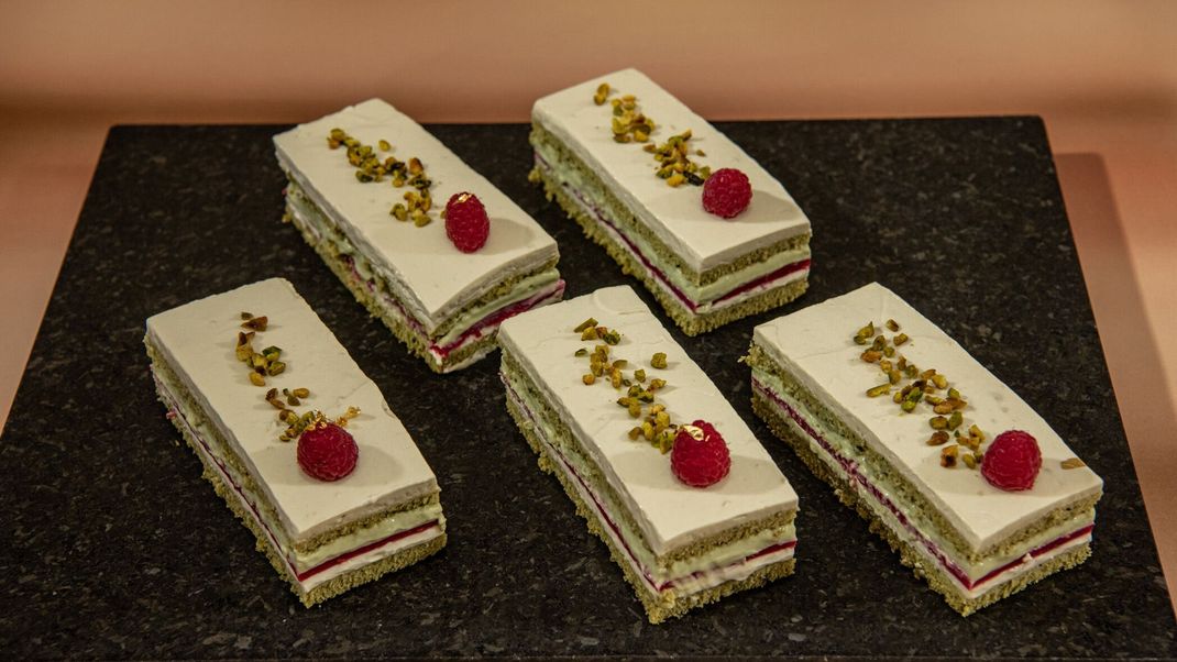 Diese Moskauer Mousse-Türmchen sind hohe Patisserie-Kunst